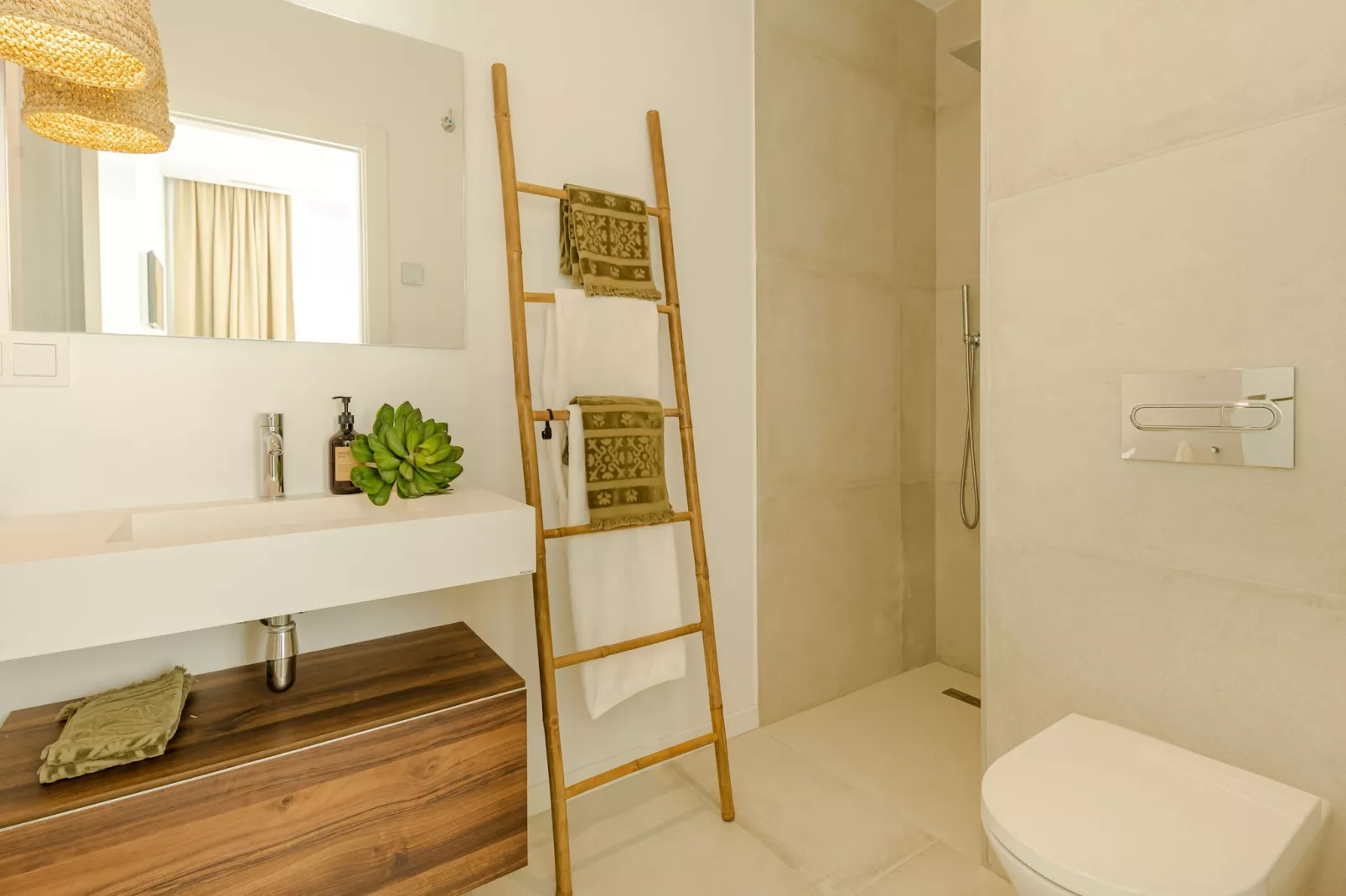 Unique & Luxurious Villa with Heated Pool! - Badkamer