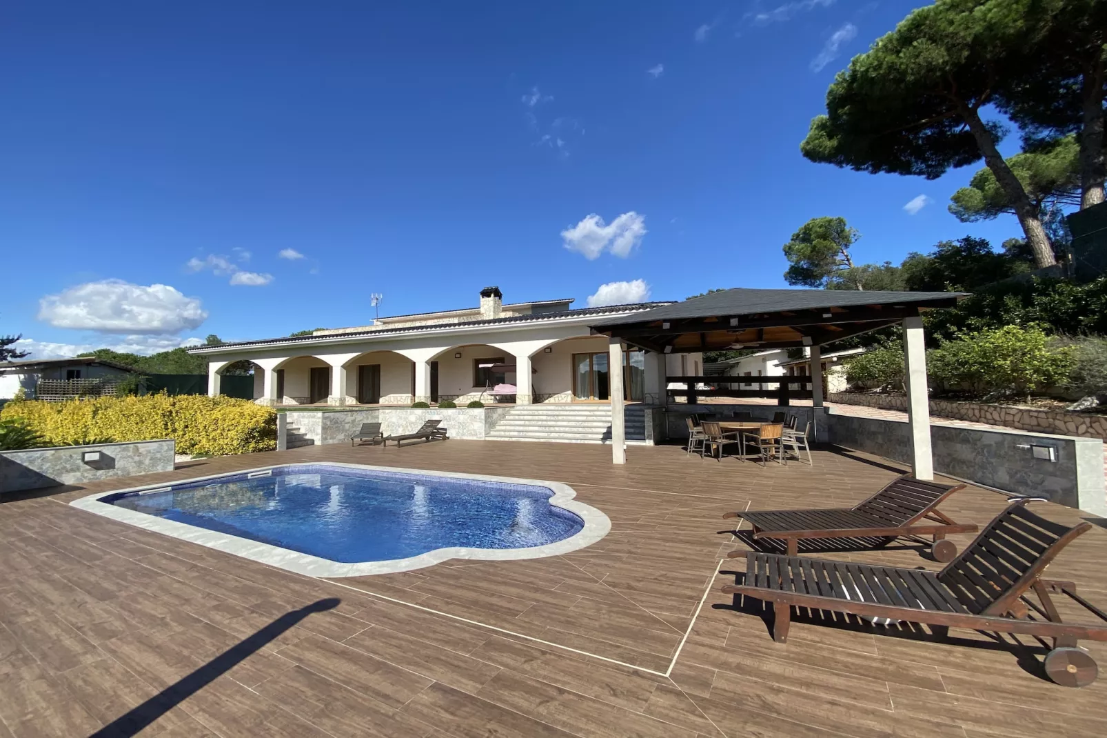 Vivalidays Villa Kiros - Buitenlucht