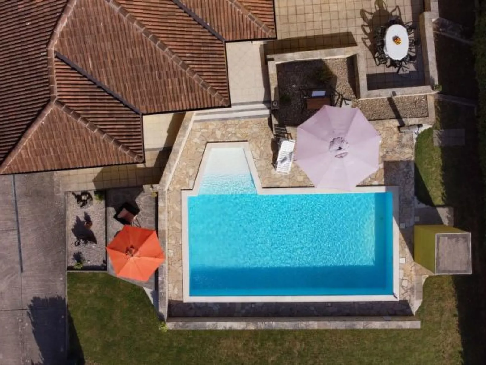 Villa Ana with large pool - Image-tags.info