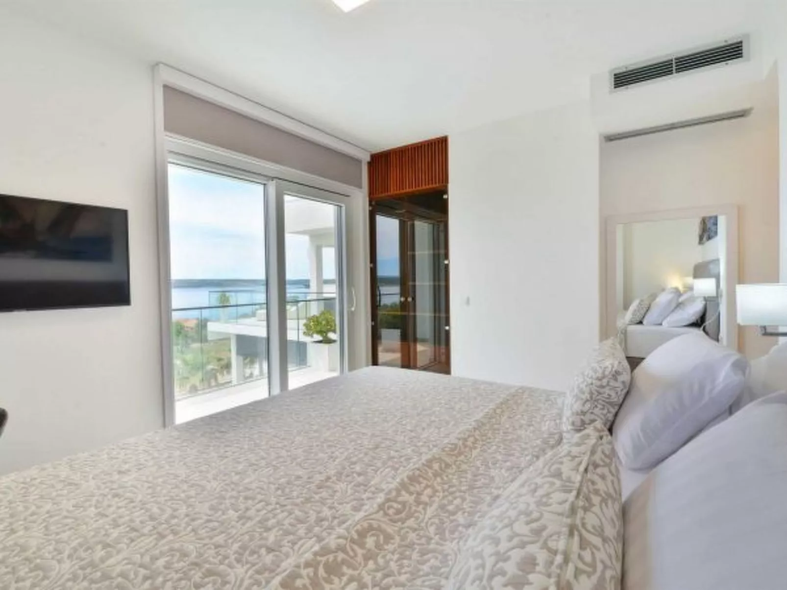 Luxury Villa Michele with infinity pool - Image-tags.info