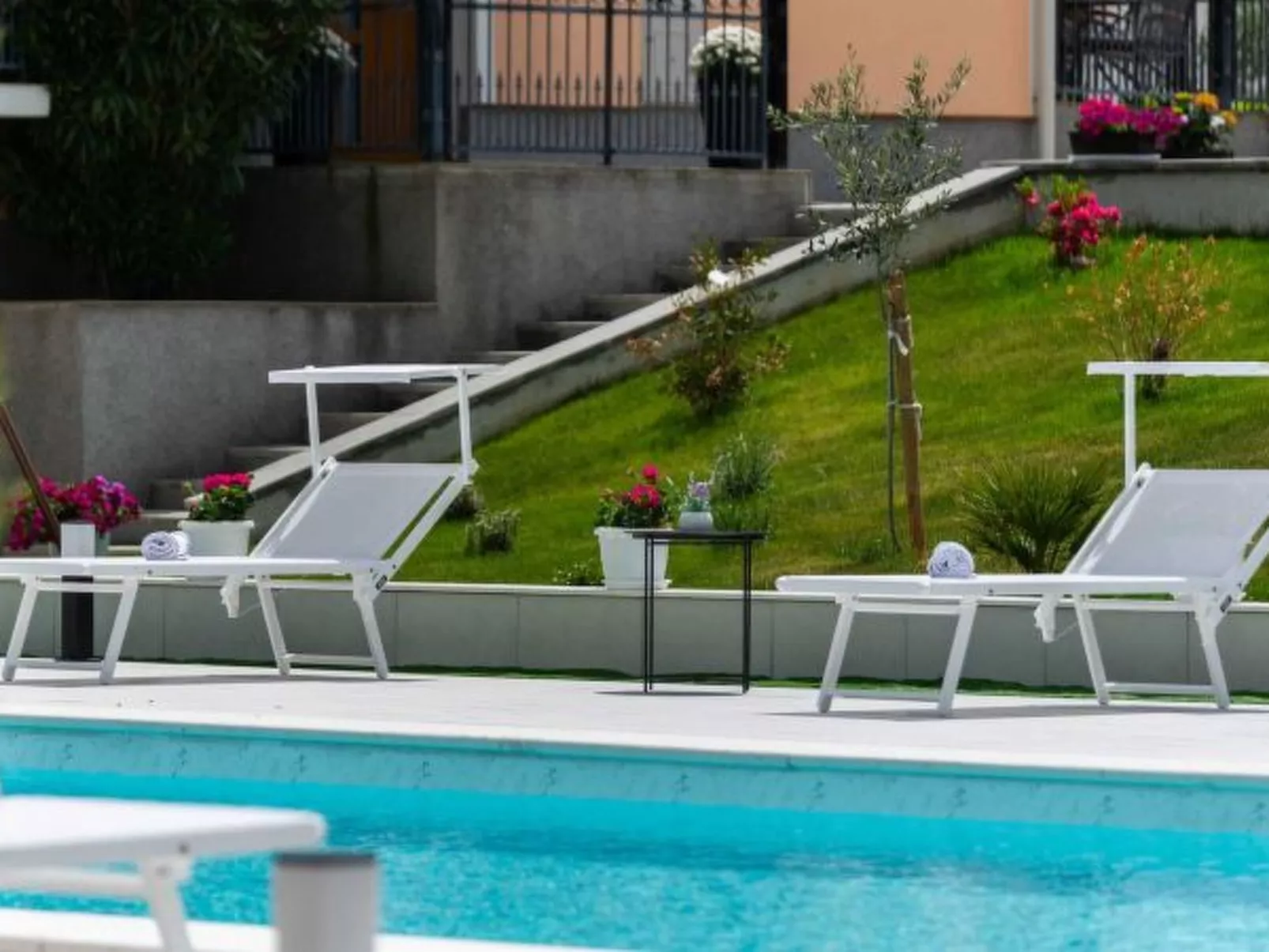 Luxury Villa Maria with large pool - Image-tags.info