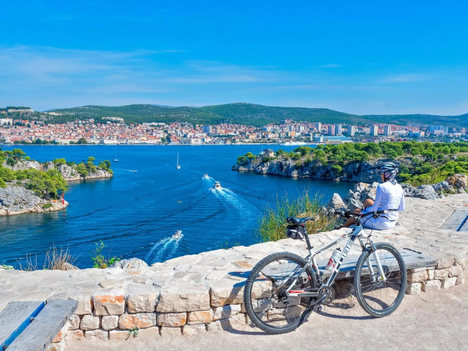 Für 3 Personen und 1 Kind in Sibenik, Dalmatien - Image-tags.info