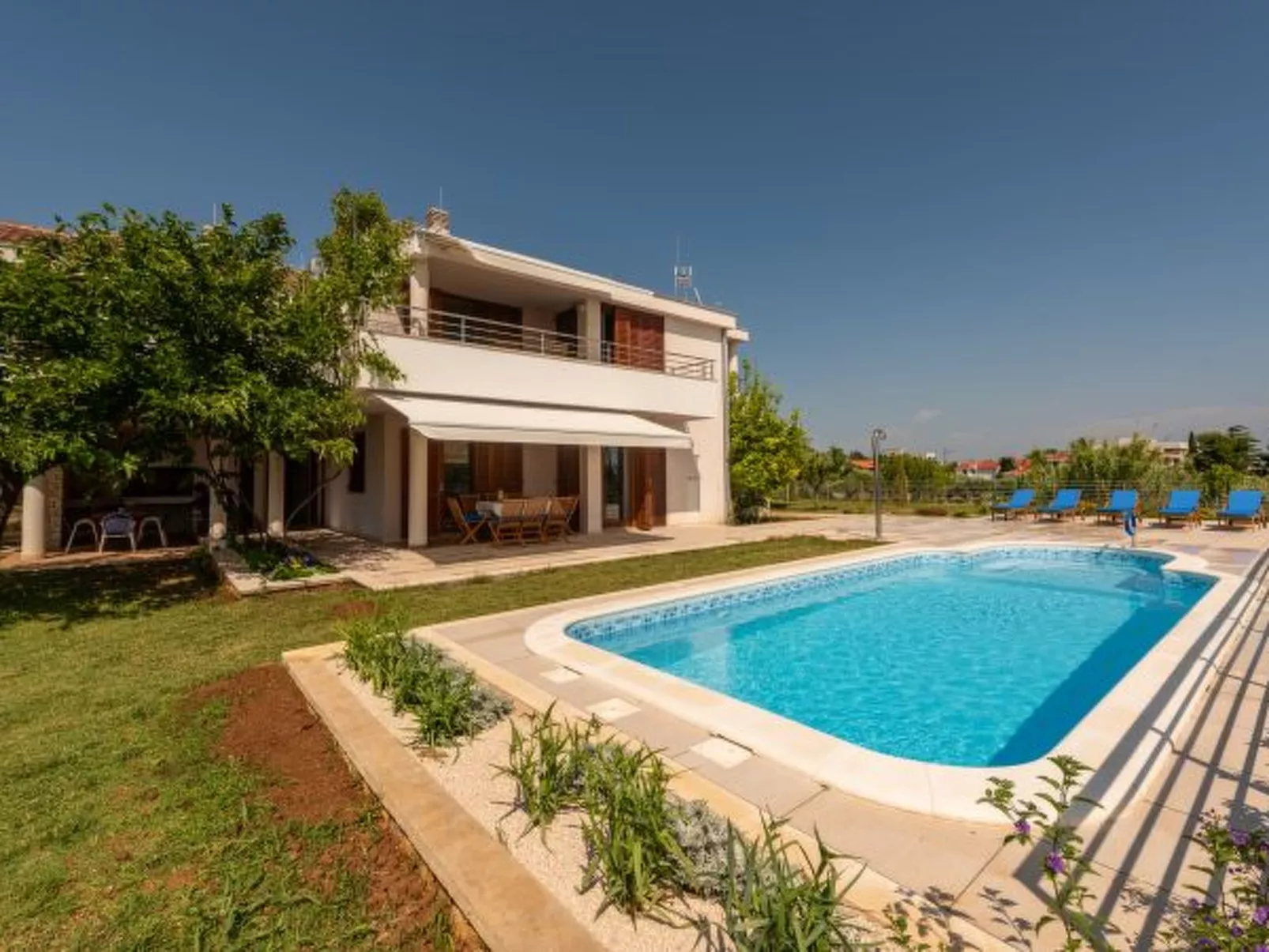Olivar house with heated pool by the beach - Image-tags.info