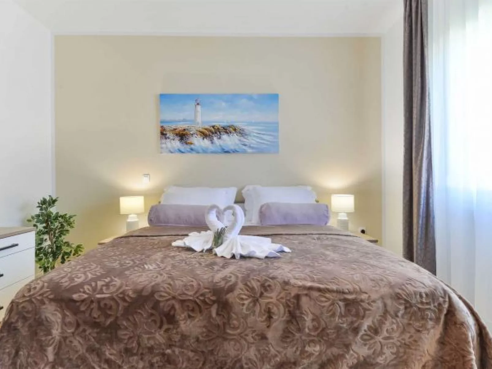 Villa First Hill with heated pool - Image-tags.info