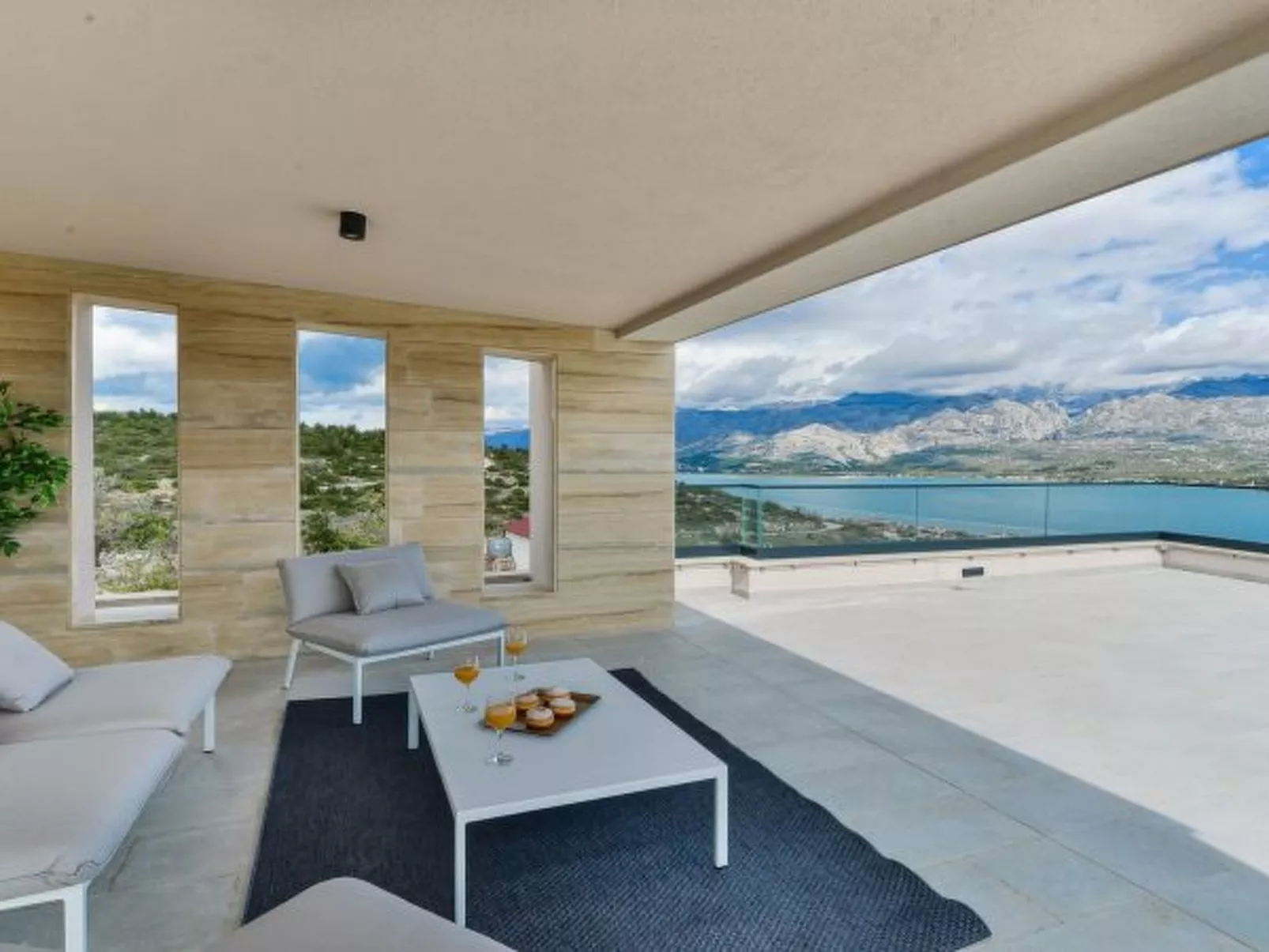 Villa Zariva with pool and panoramic mountain and - Image-tags.info