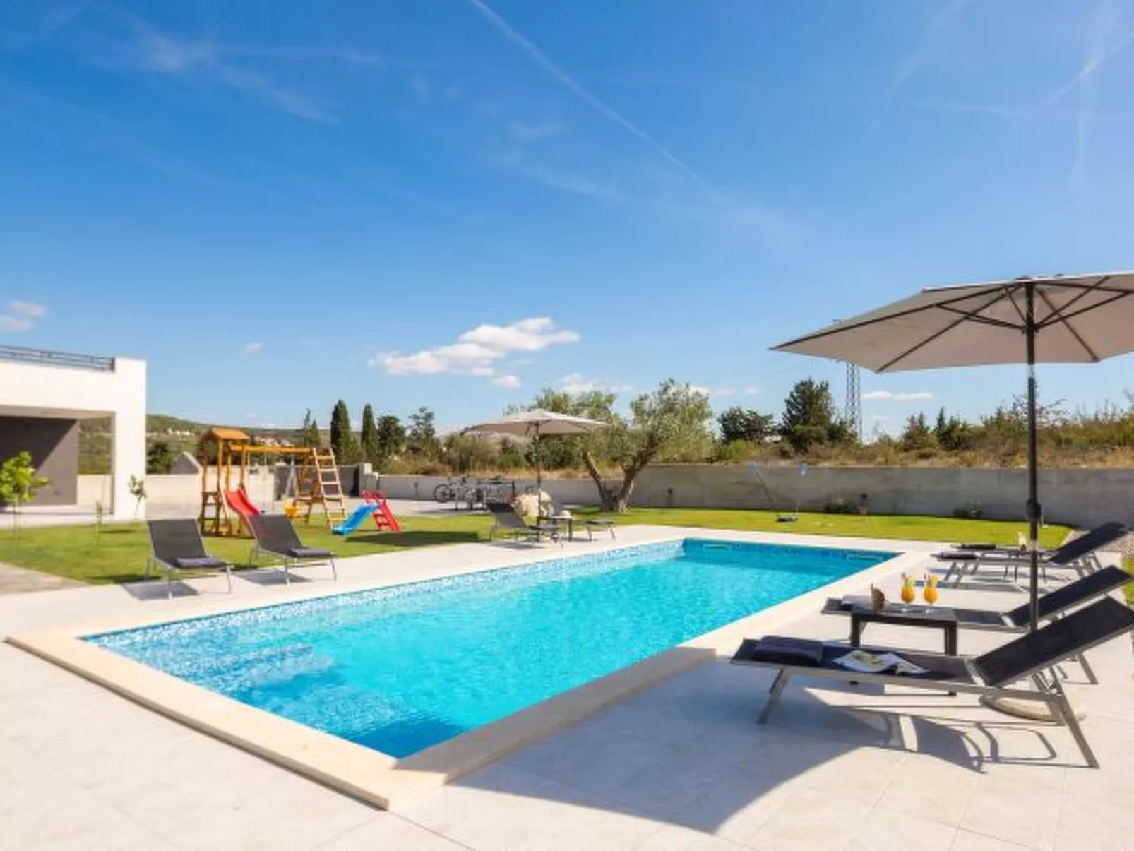 Villa Lacus in Vrana with pool - Image-tags.info
