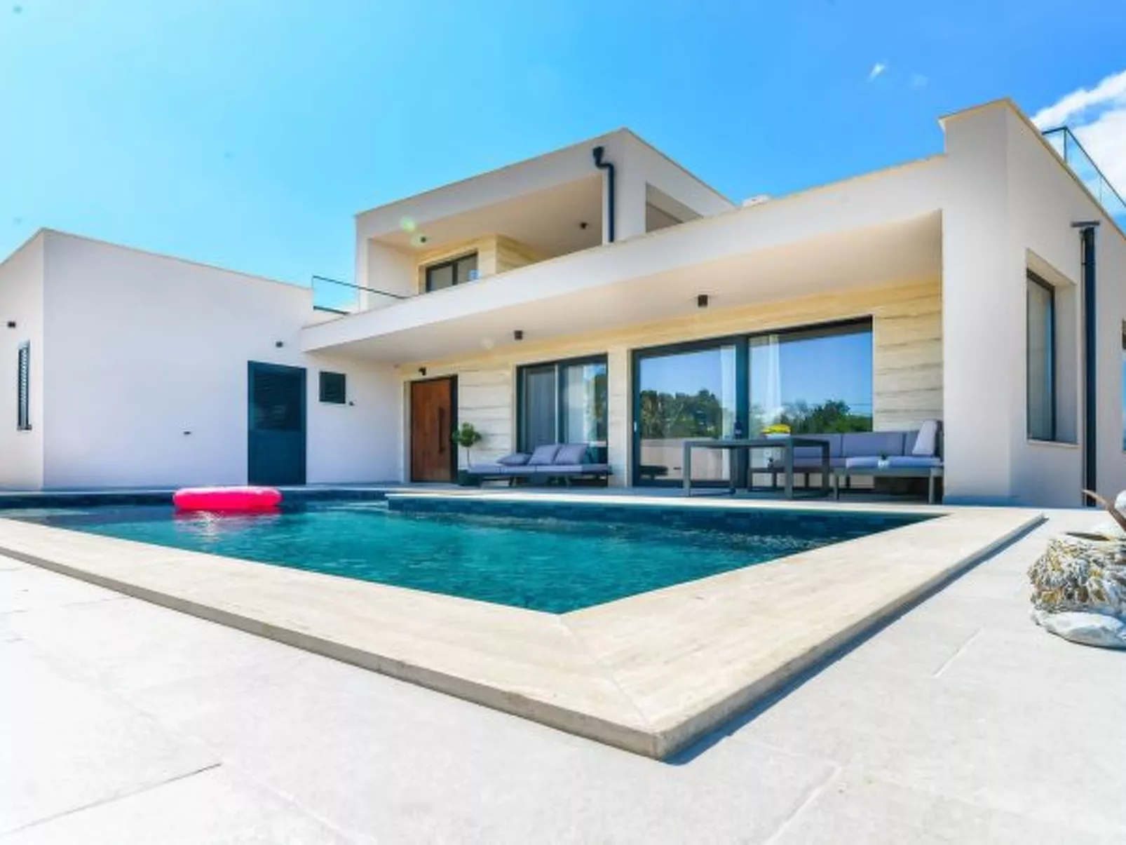 Villa Zariva with pool and panoramic mountain and - Image-tags.info