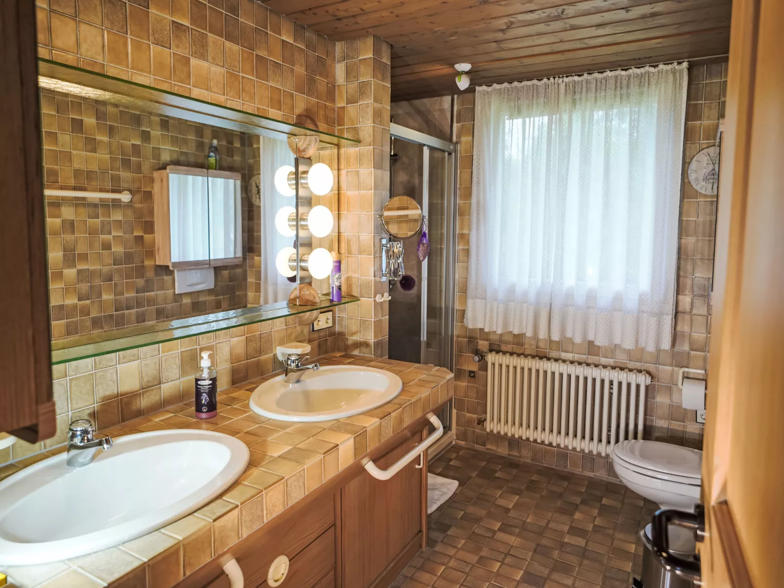 Schwarzwaldhof mit Pool & Sauna - Binnen