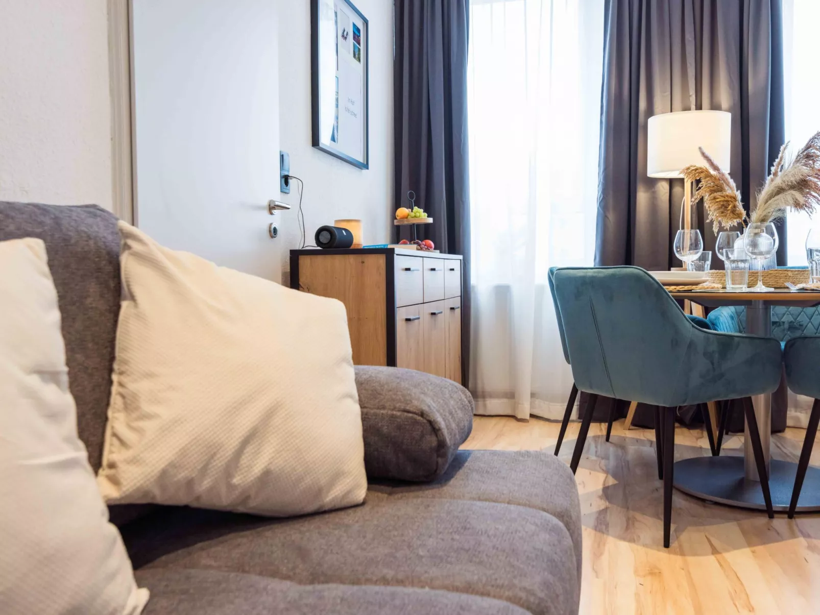 Schiller Apartment im Zentrum von Hof. Küche, Parkplatz, 250MBit Wlan - Binnen