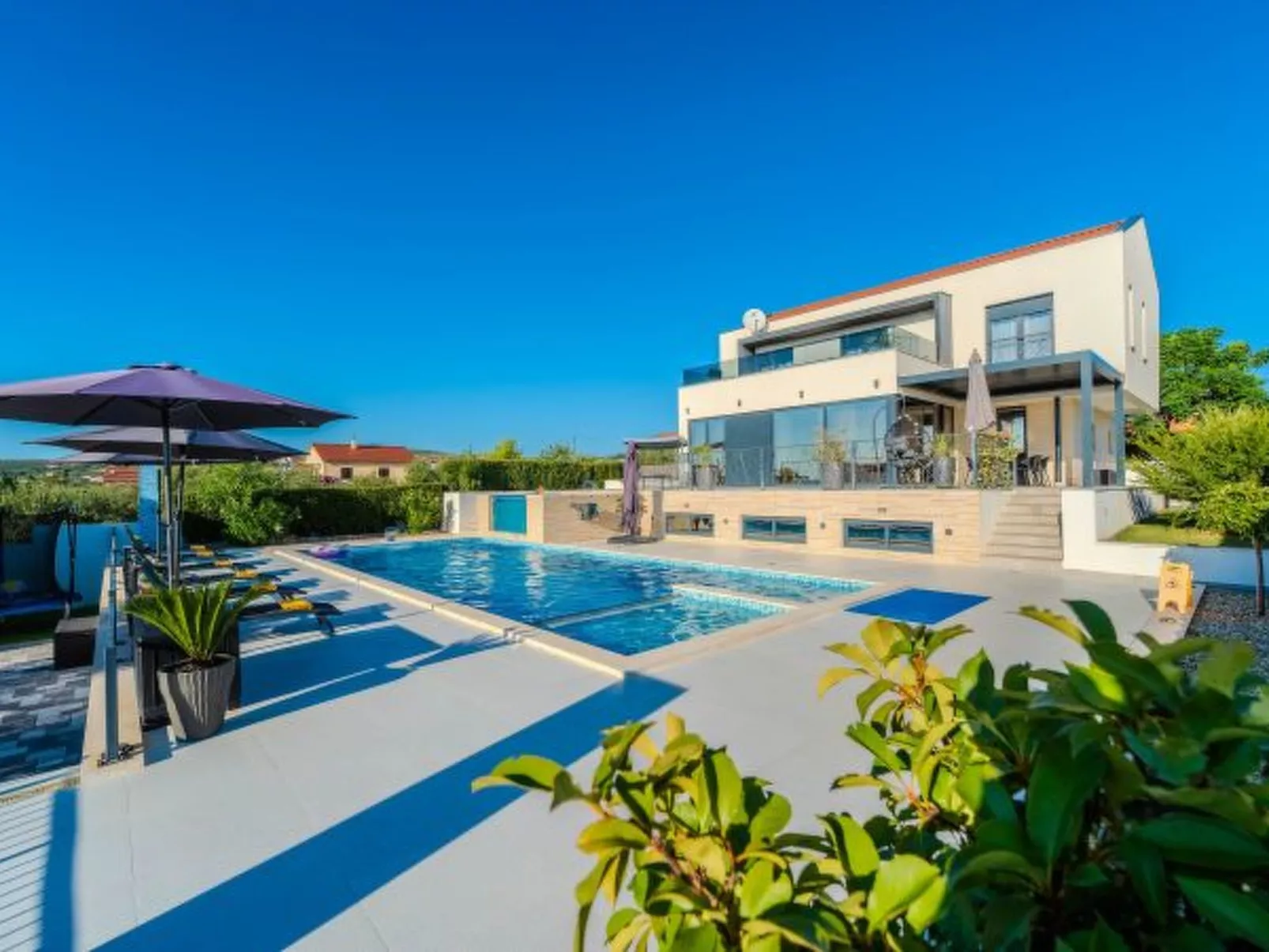 Beautiful villa Lara in Vrana with pool - Image-tags.info