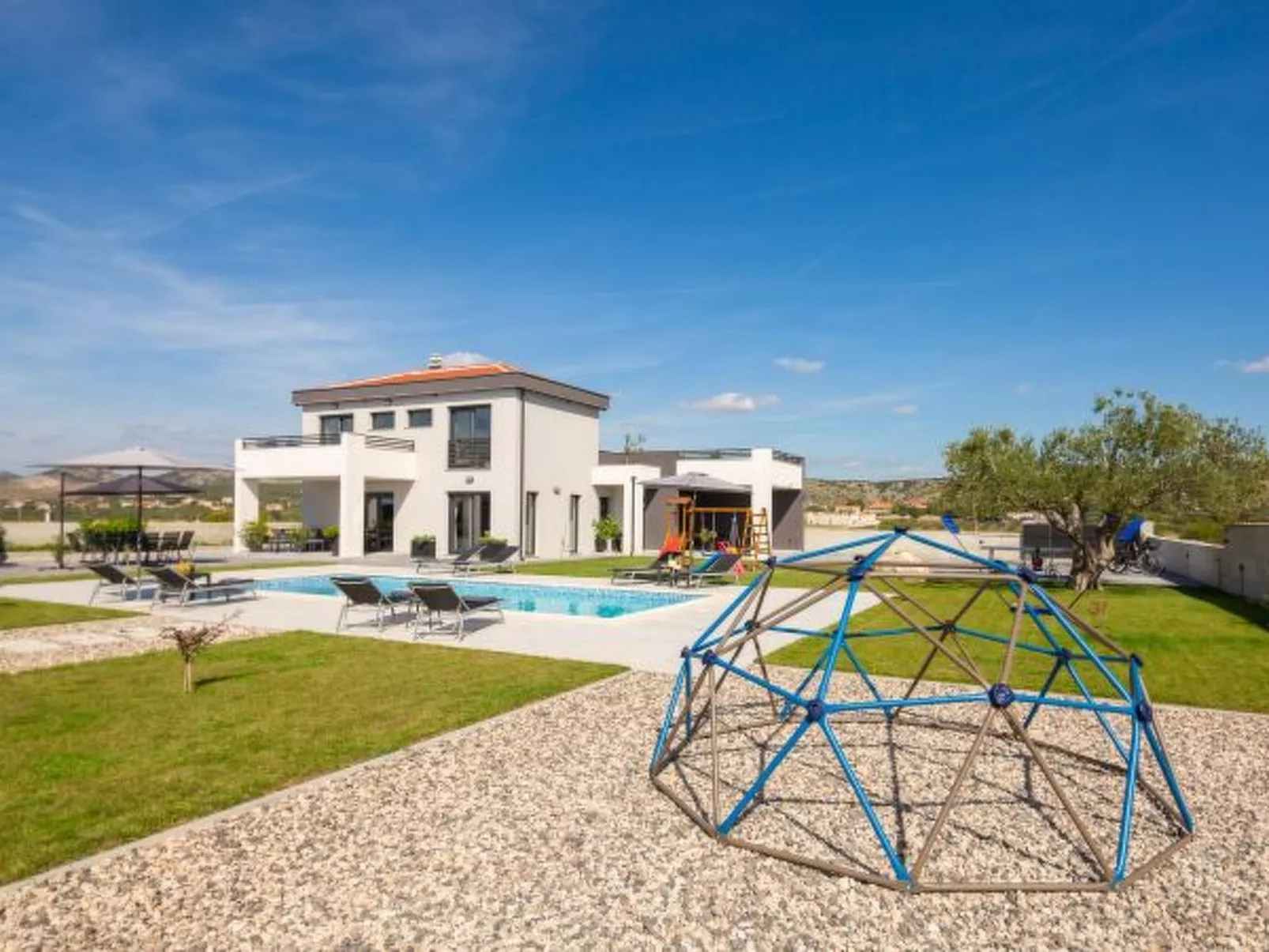 Villa Lacus in Vrana with pool - Image-tags.info