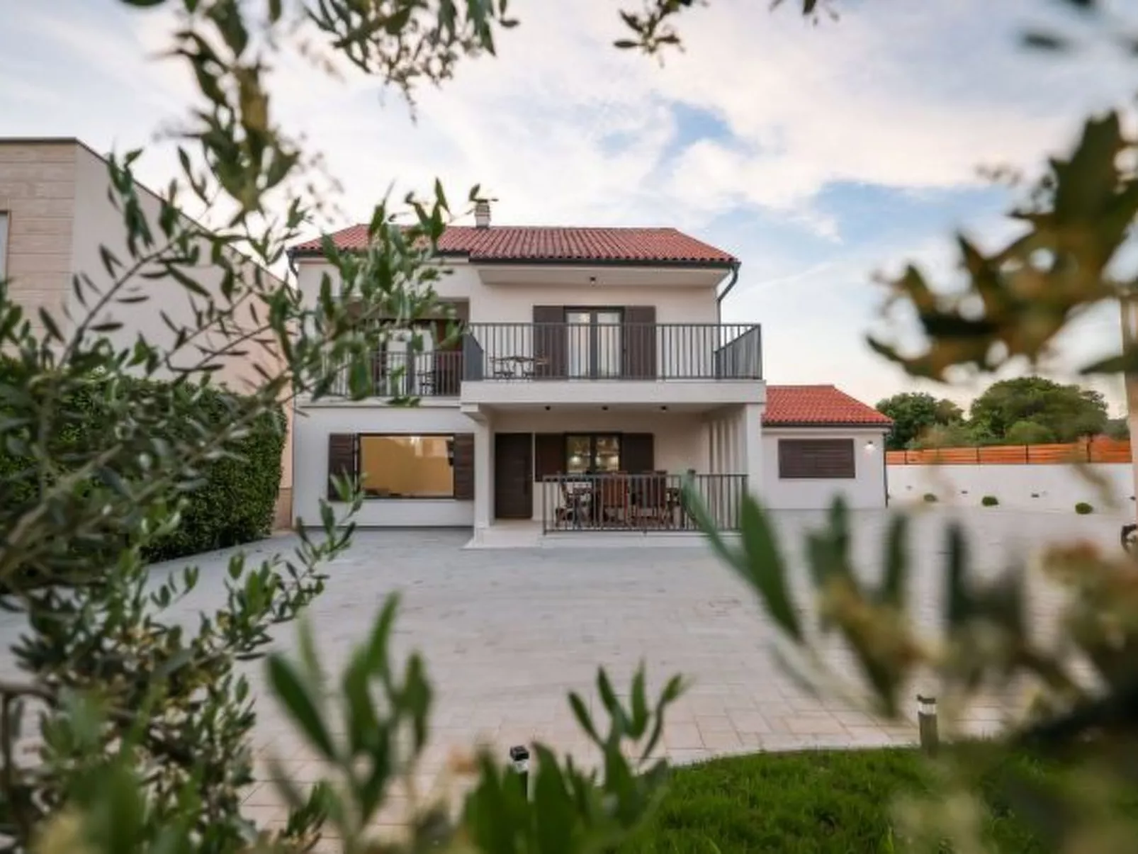 Villa Marta with heated pool and traditional taver - Image-tags.info