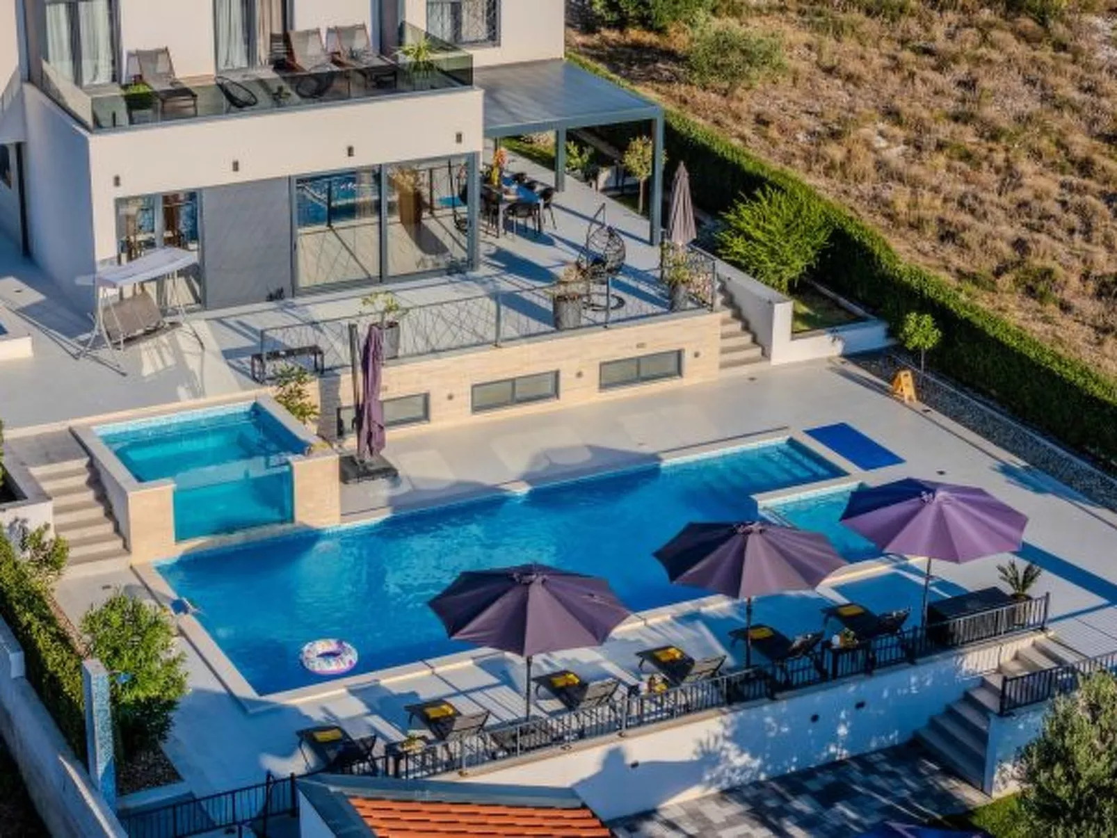 Beautiful villa Lara in Vrana with pool - Image-tags.info