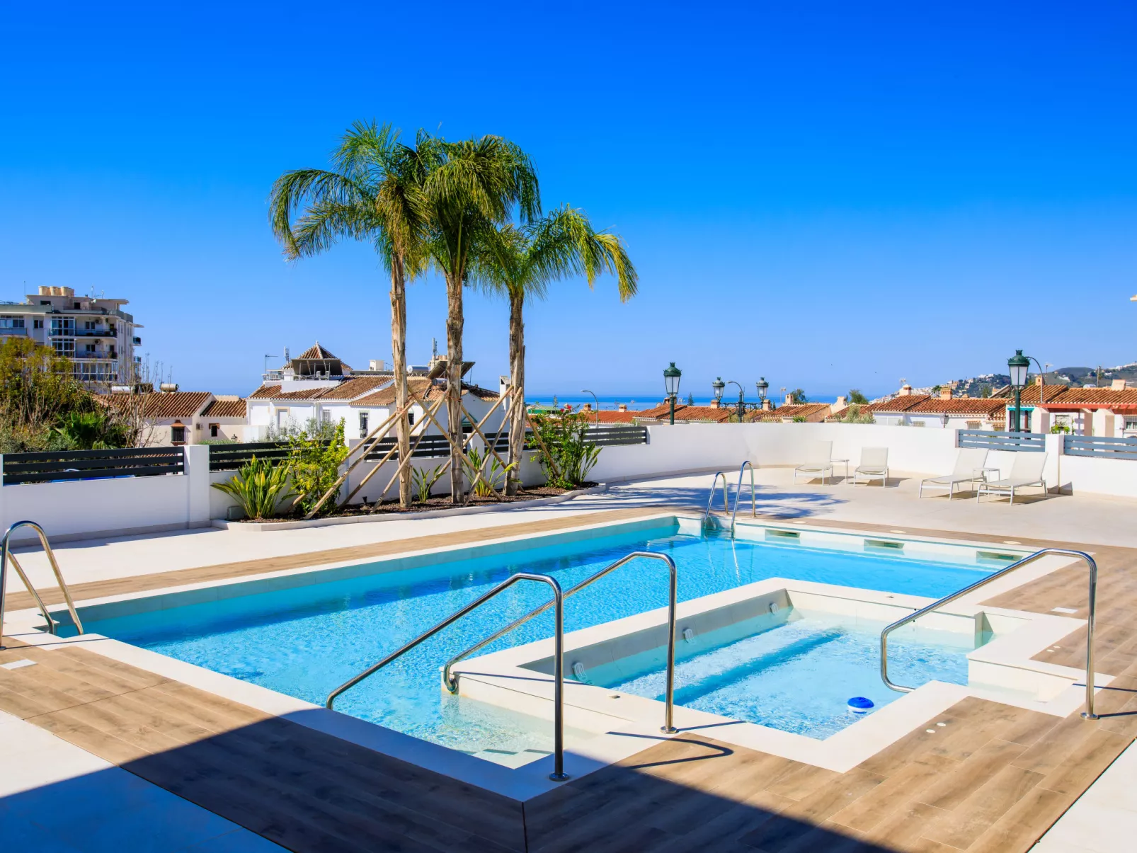 Nerja centrally located - Buiten