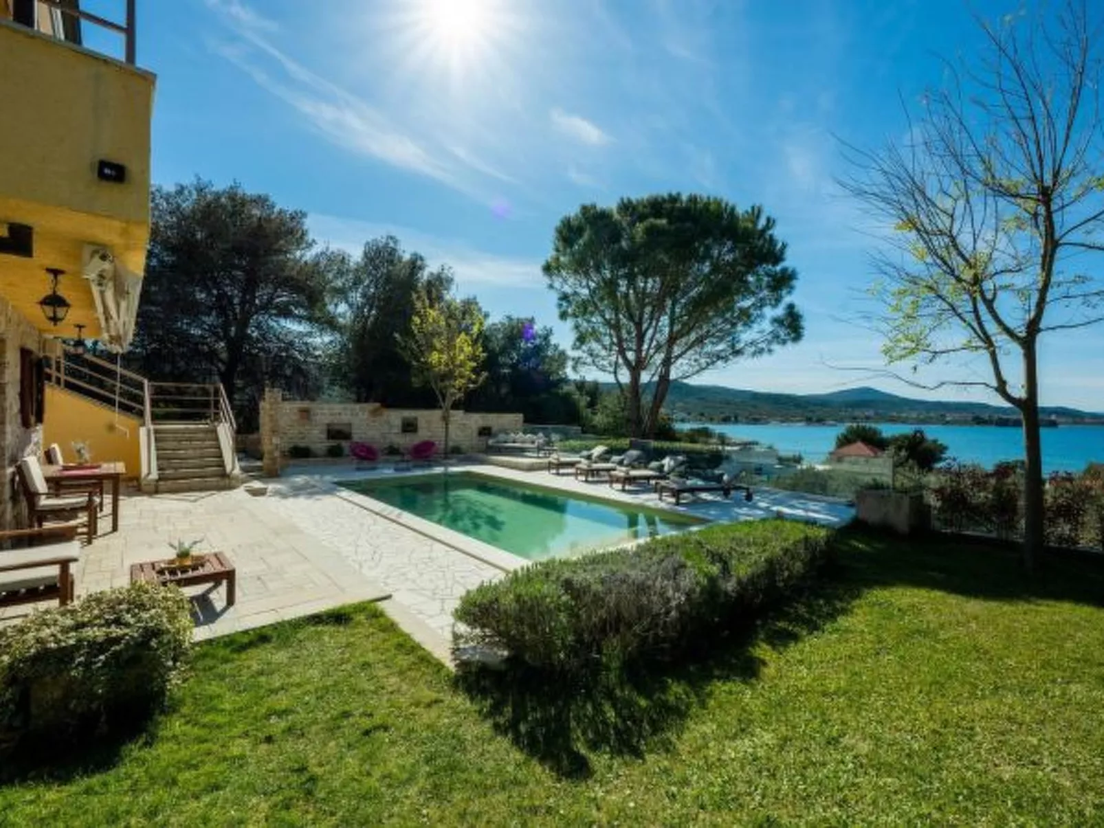 Villa Barotul with pool - Image-tags.info