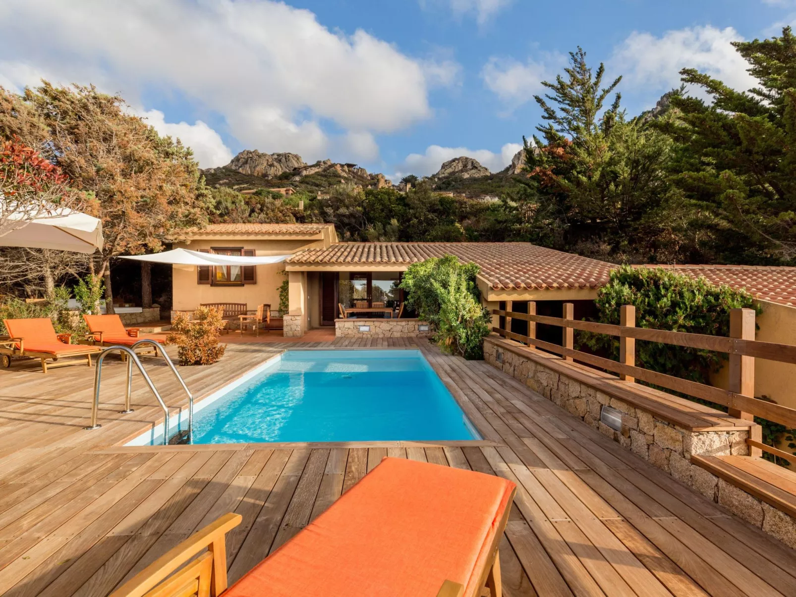 'Villa Beatrice' mit eigenem Pool - Buiten