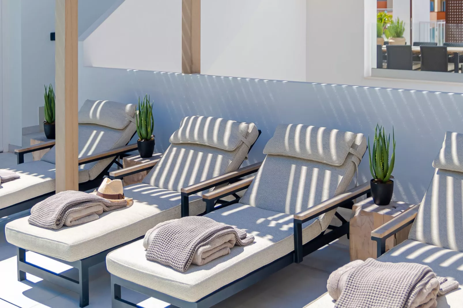 Unique & Luxurious Villa with Heated Pool! - Terras