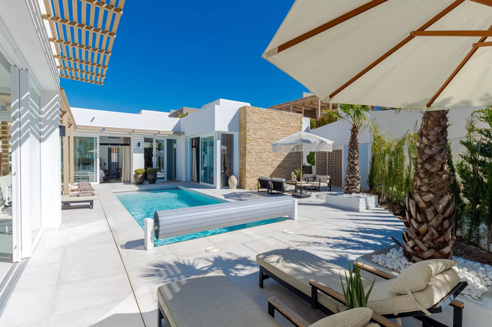 Unique & Luxurious Villa with Heated Pool! - Terras