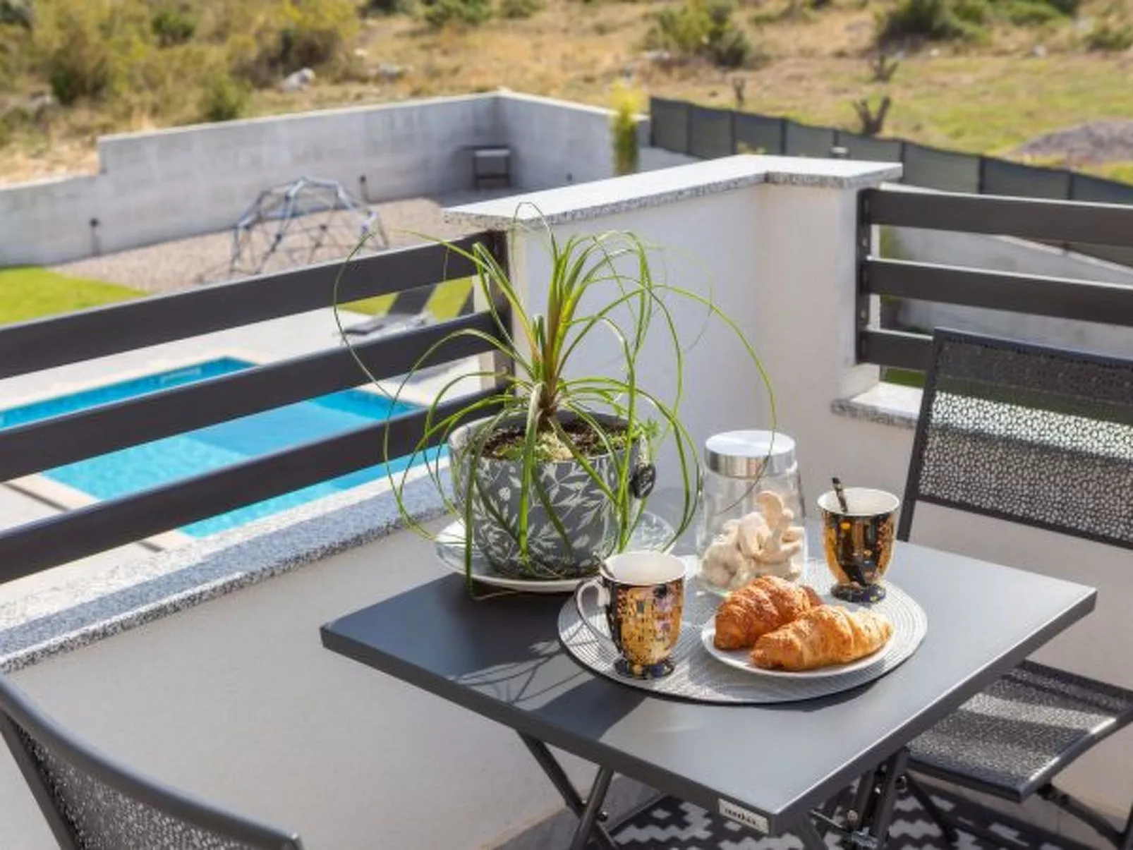 Villa Lacus in Vrana with pool - Image-tags.info