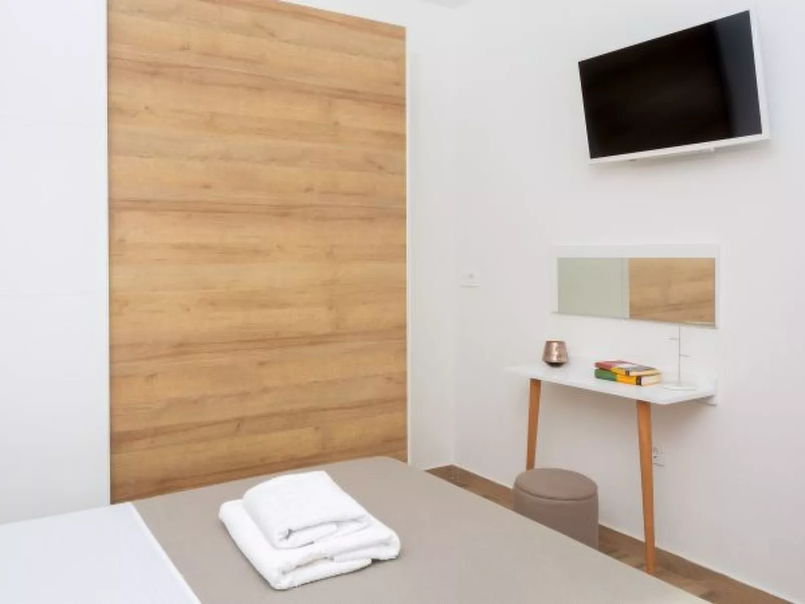 Villa Lacus in Vrana with pool - Image-tags.info