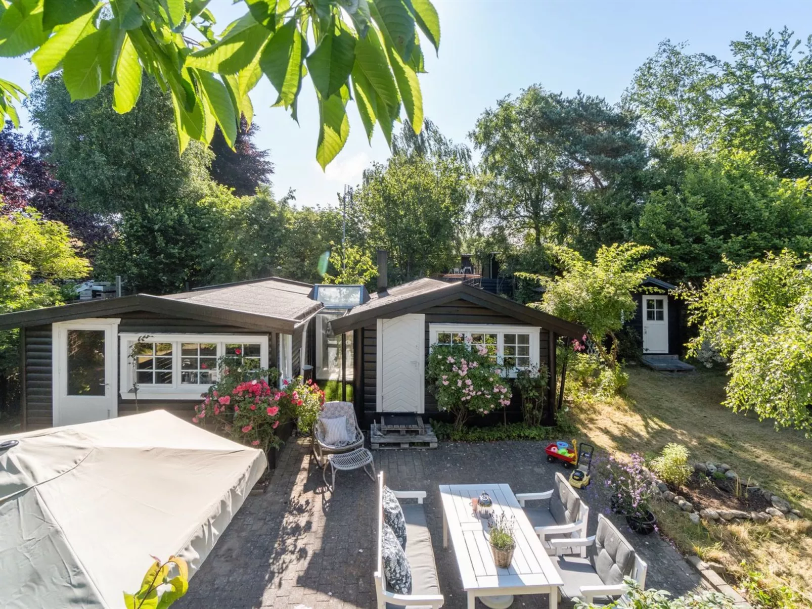 "Esaias" - 1.1km from the sea