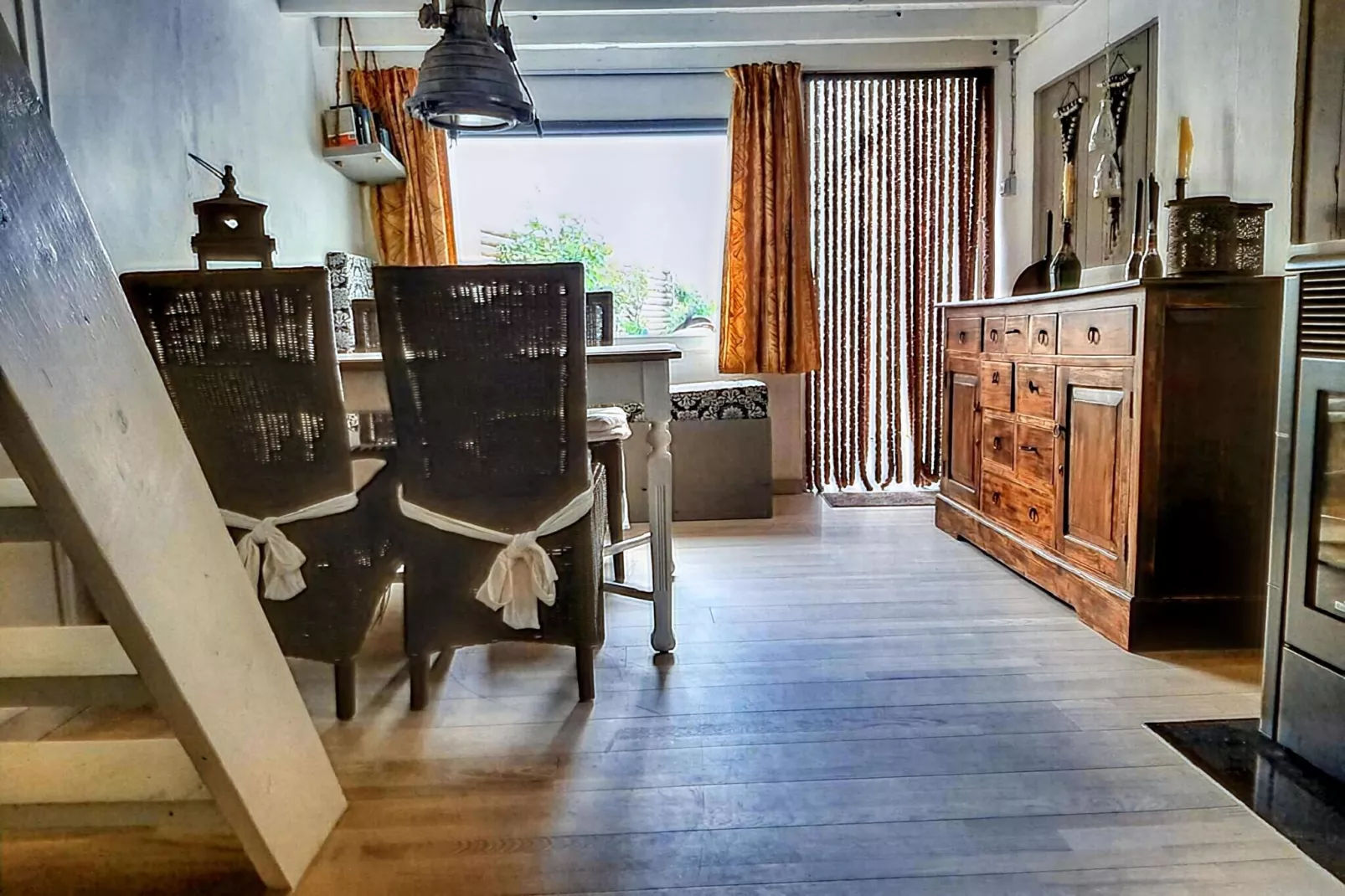8 persoonshuis "de Rust"-Eetkamer