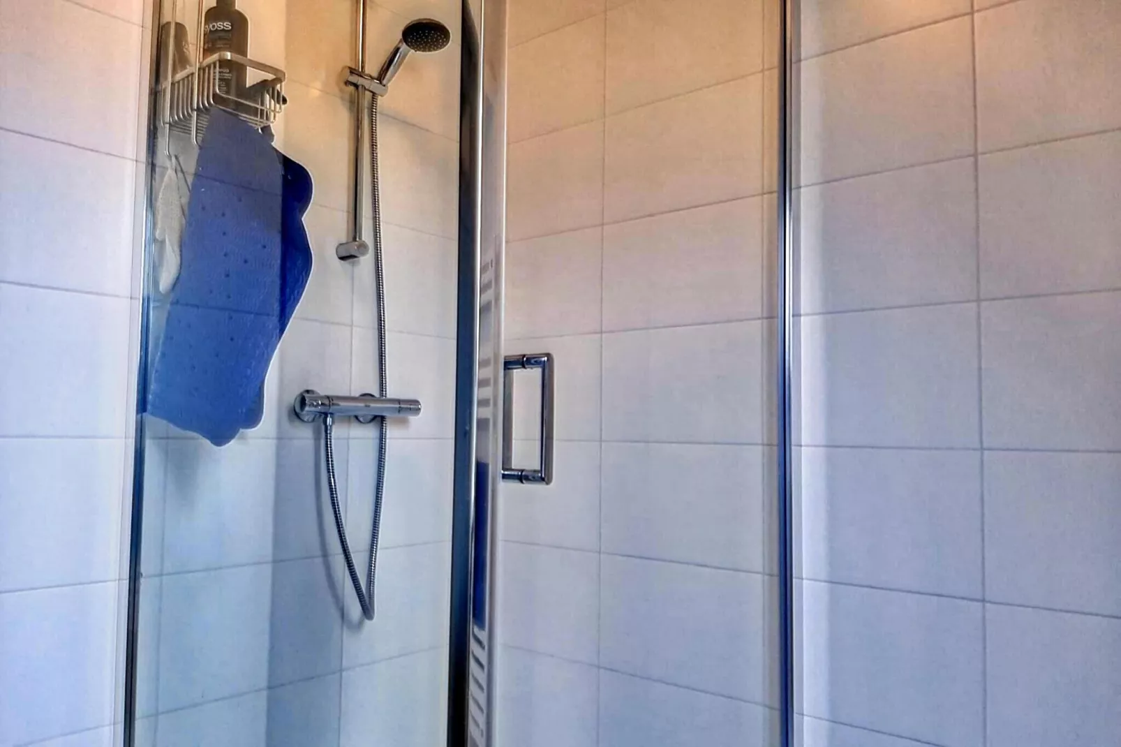 8 persoonshuis "de Rust"-Badkamer