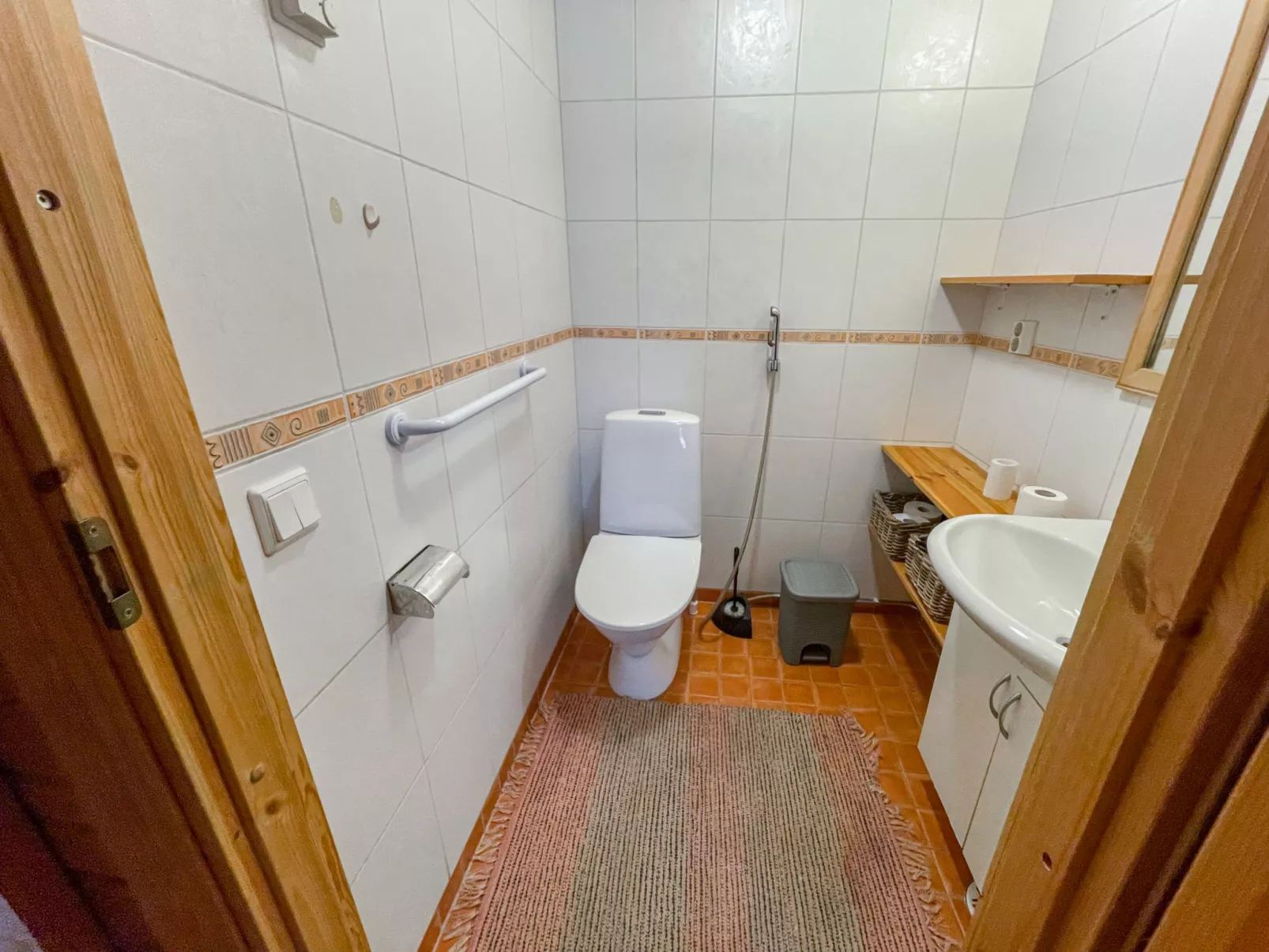 Lauttavalkama - Binnen