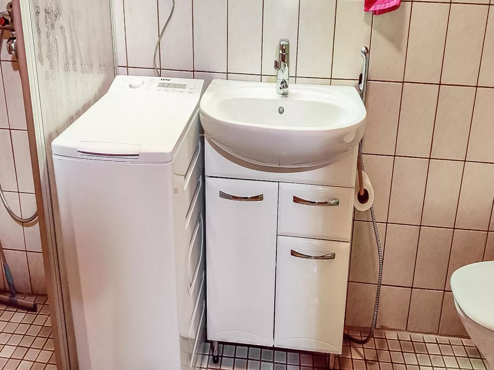 Ukkohovi 4 paritalo - Binnen