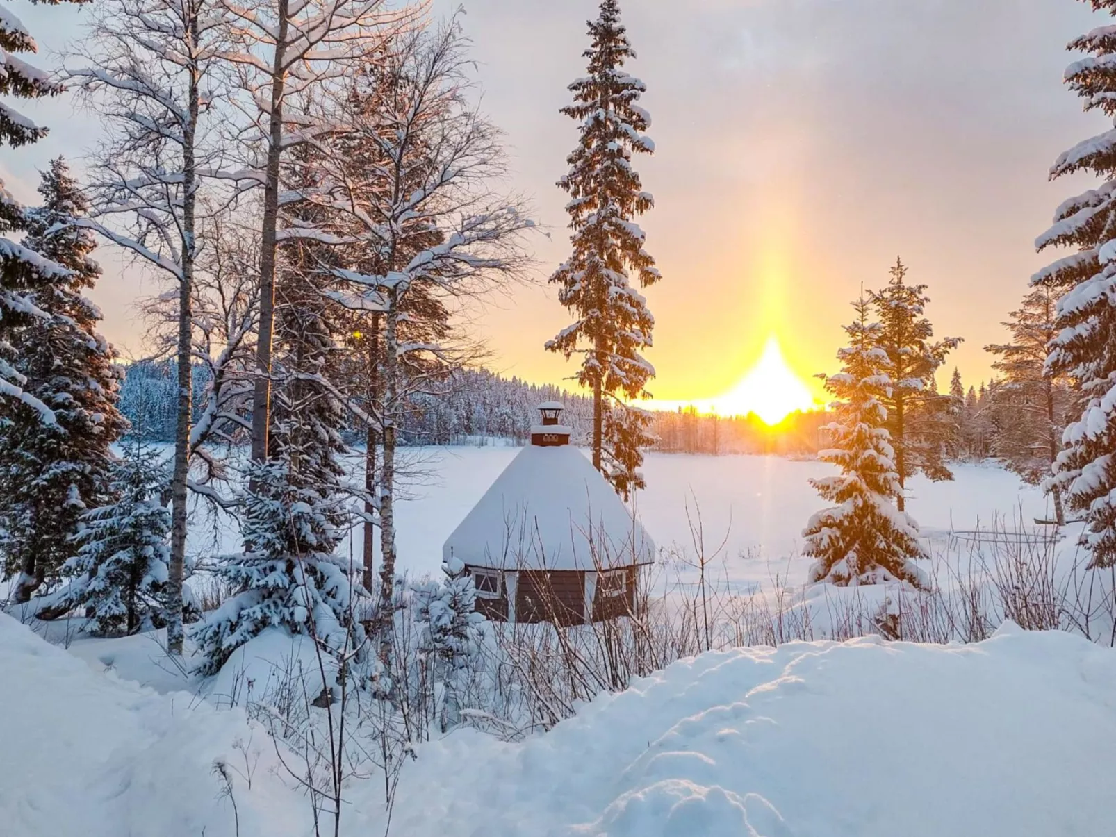 Aurinko-saaga 5 paritalo - Binnen