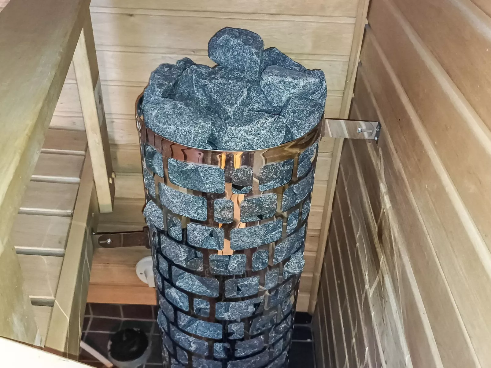 Lomasyväri 810 - Binnen