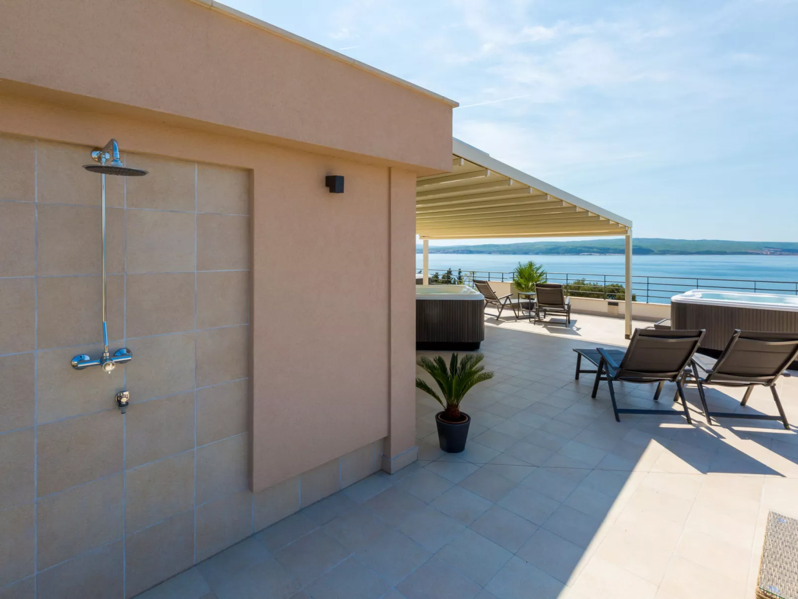 DOMINO studio / HR-10000-01