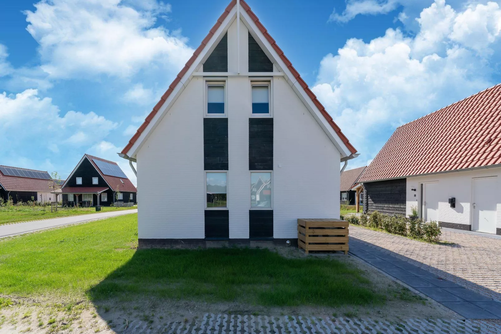 Schollevaer Huis Nr 34-Buitenkant zomer