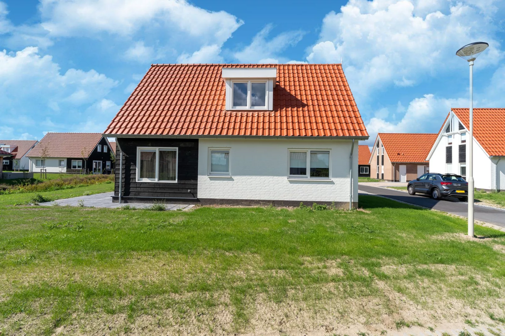 Schollevaer Huis Nr 34-Buitenkant zomer