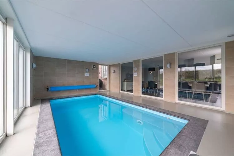 Luxe Beveland met zwembad  sauna-Zwembad