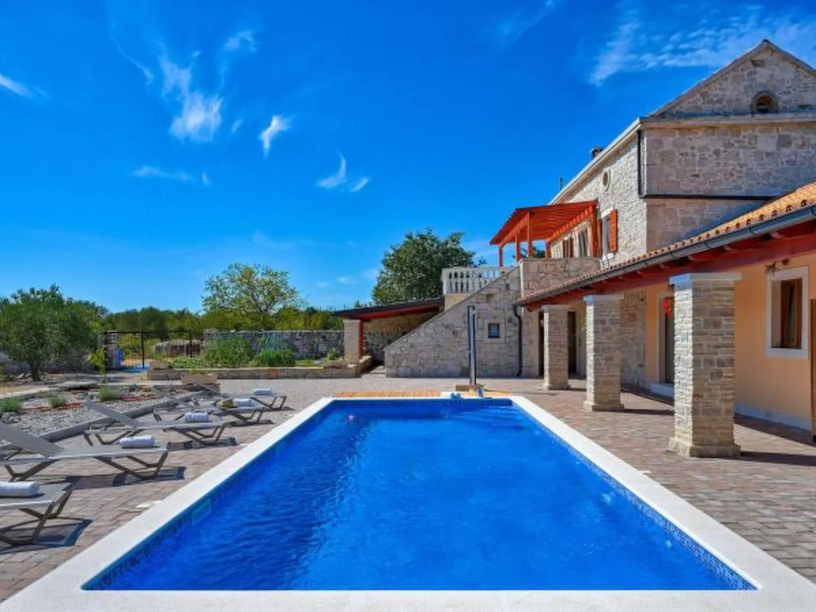 Villa Jacassa with heated pool and jacuzzi