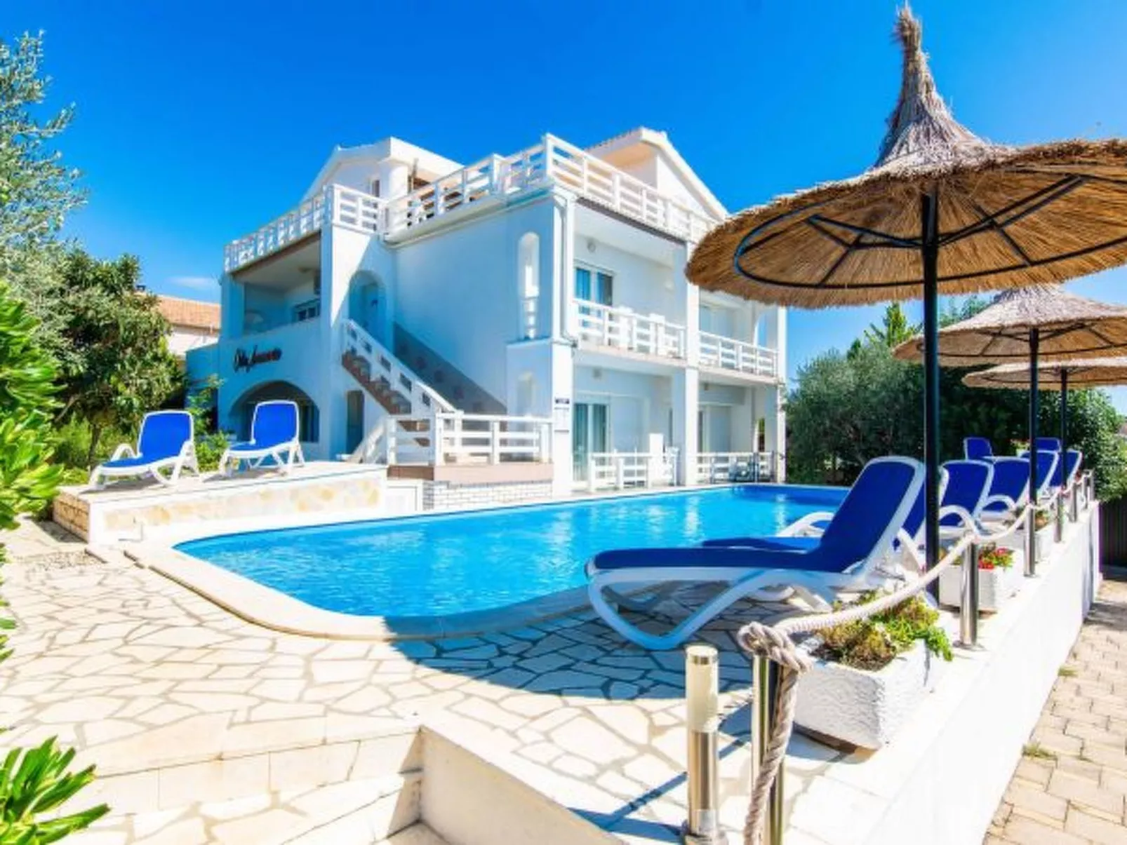 Villa Annamaria with large pool, Zadar