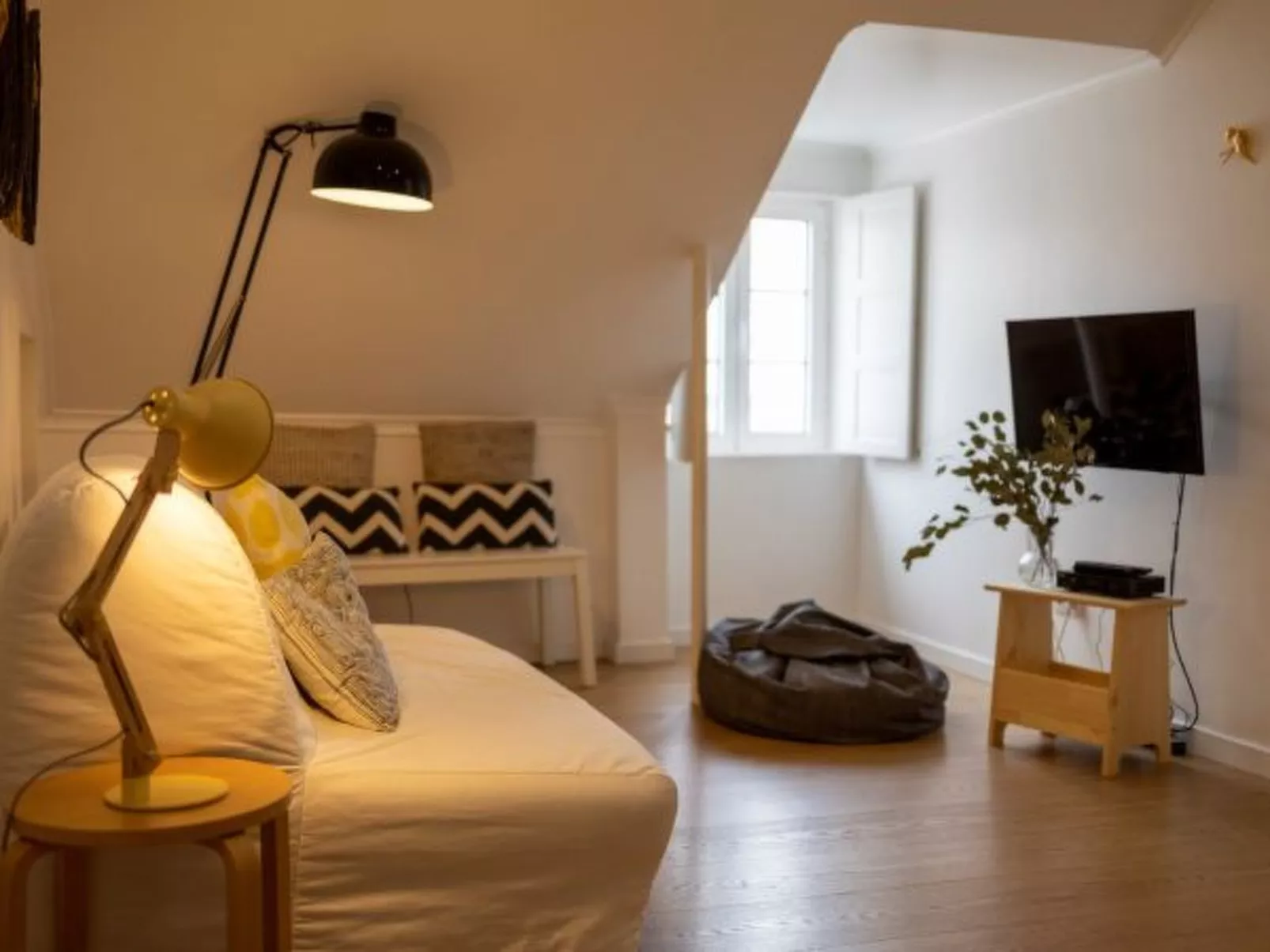 Alfama District Apartments - Santiago