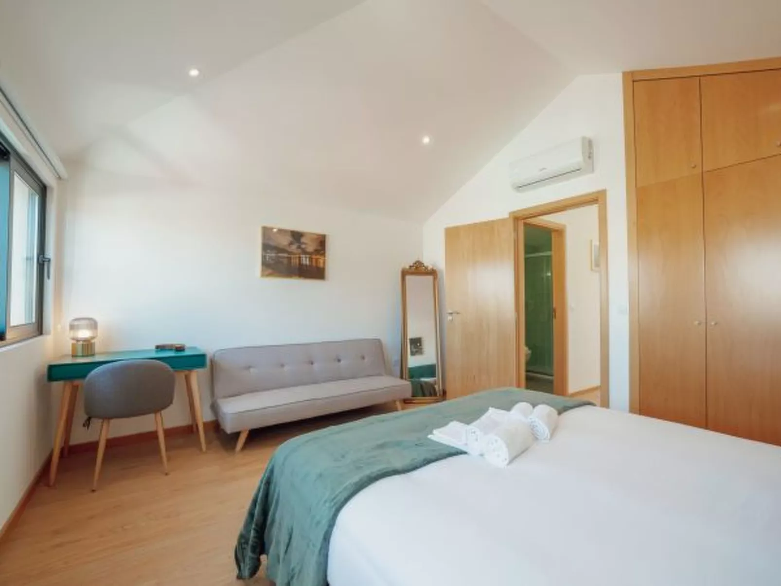 MODERN & STYLISH APARTMENT III by VACATIONY