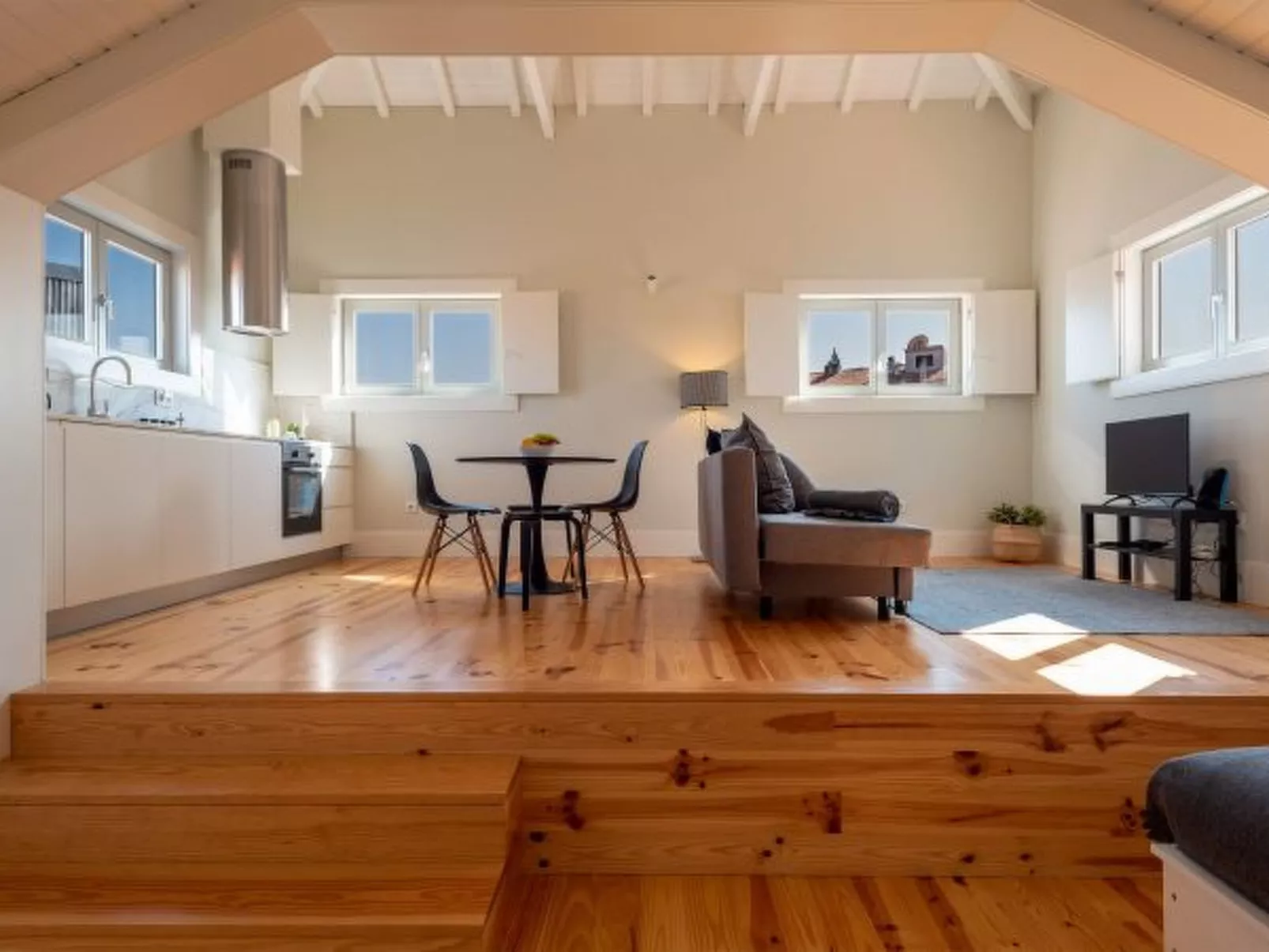 OPORTO ROOFTOP STUDIO by VACATIONY