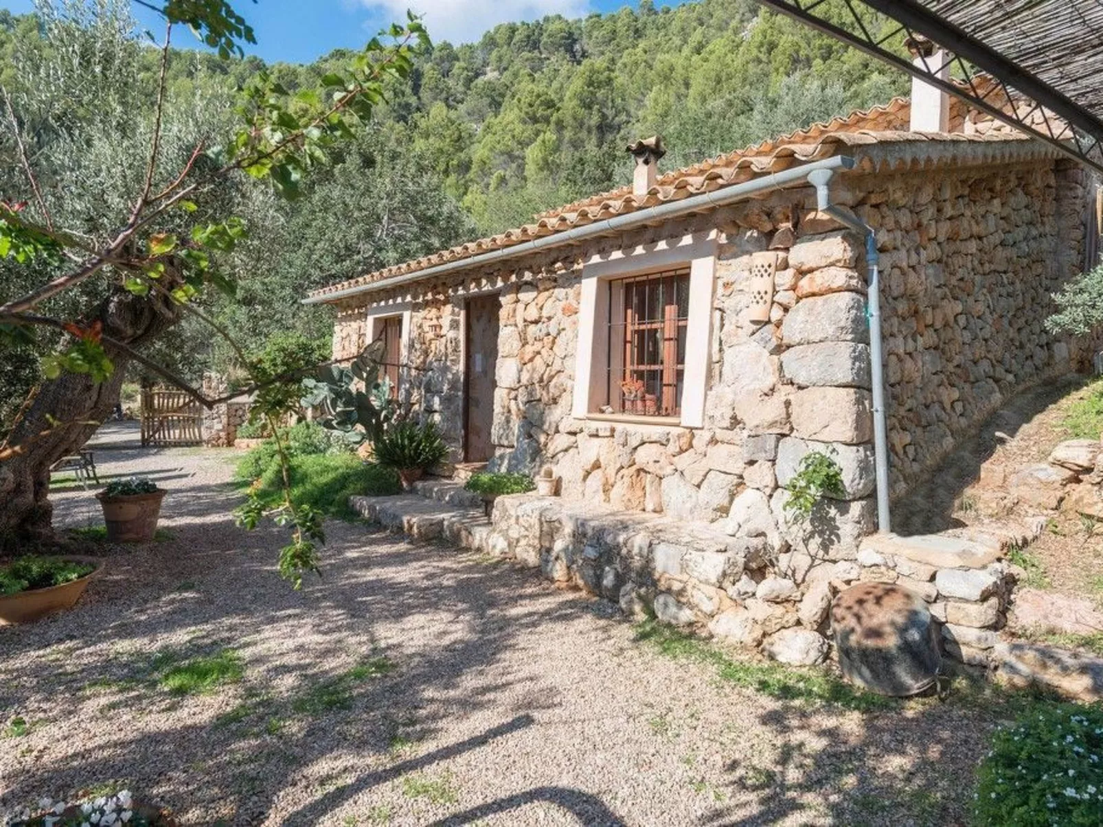 Berghütte in meeresnähe, ideal für ausflüge in die tramuntana-berge.