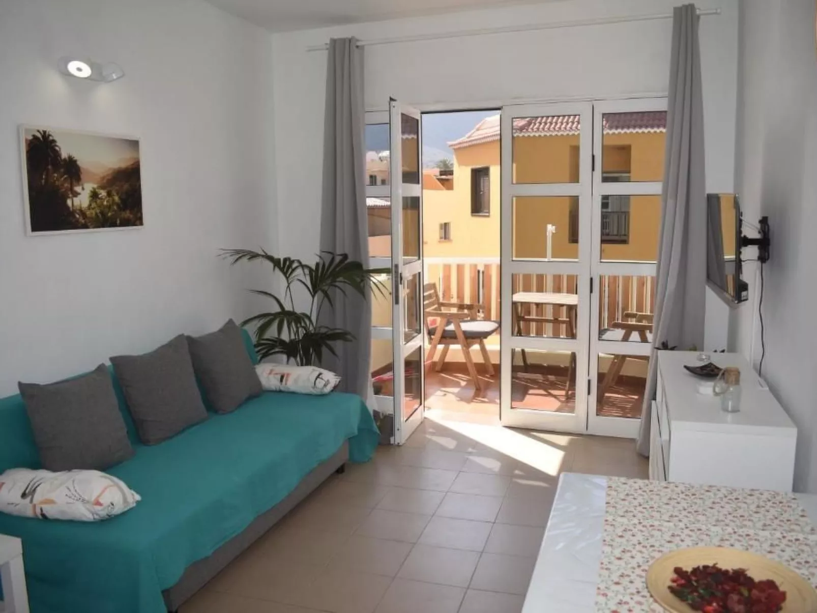 Große Wohnung in Playa De La Calera mit Schönem Balkon