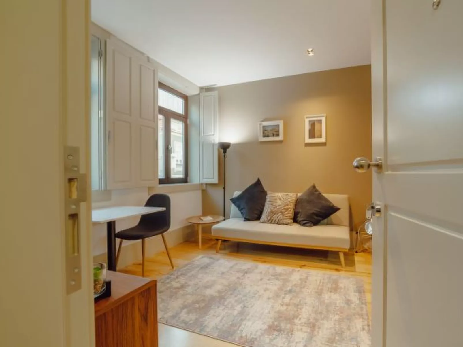 LEGACY OPORTO DESIGN APARTMENT A by VACATIONY