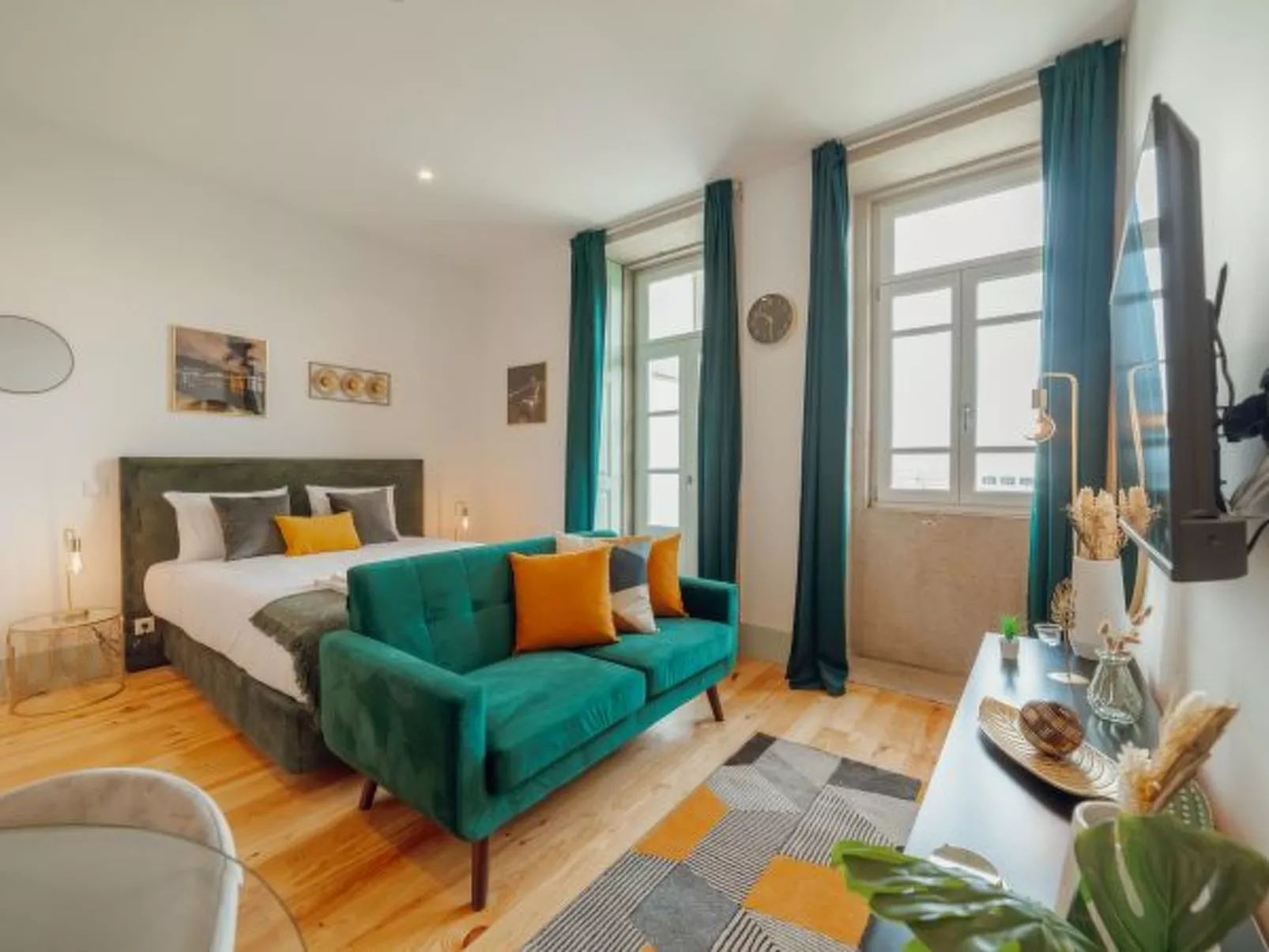 DOWNTOWN SUITE B by VACATIONY