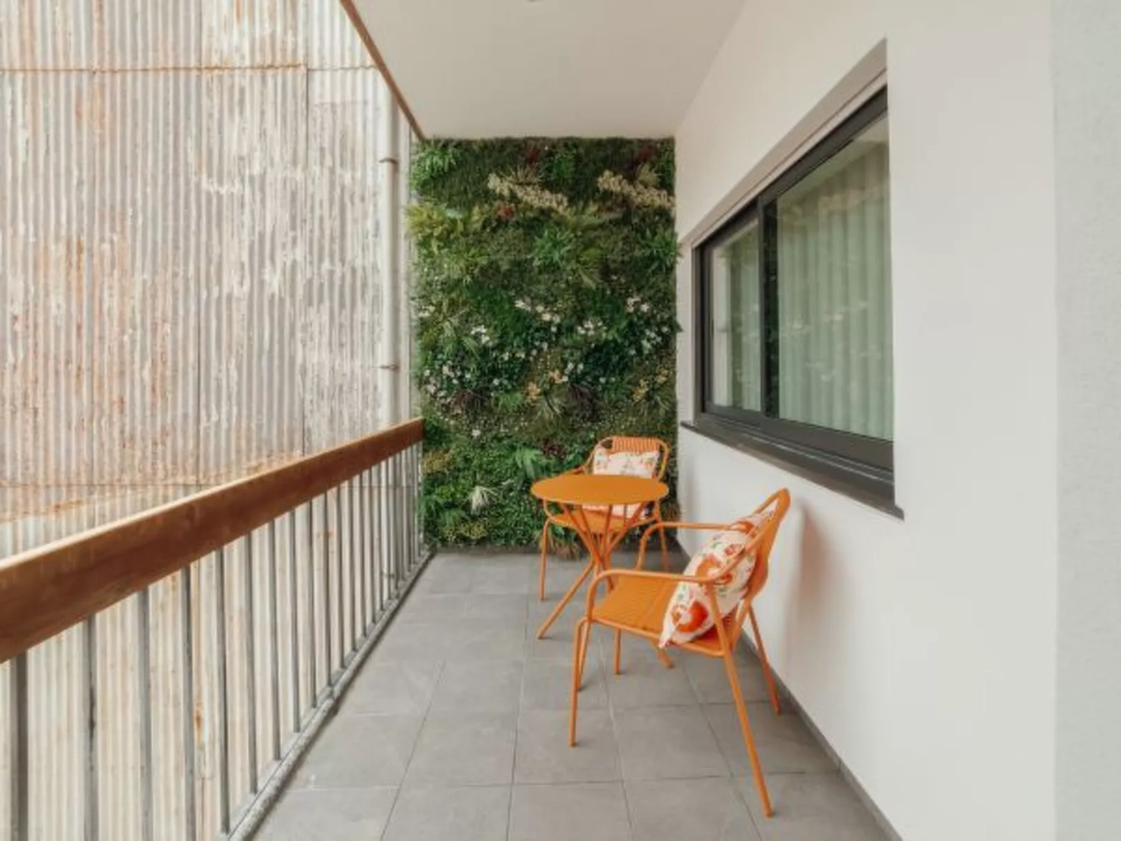 DOWNTOWN PREMIUM with BALCONY by VACATIONY