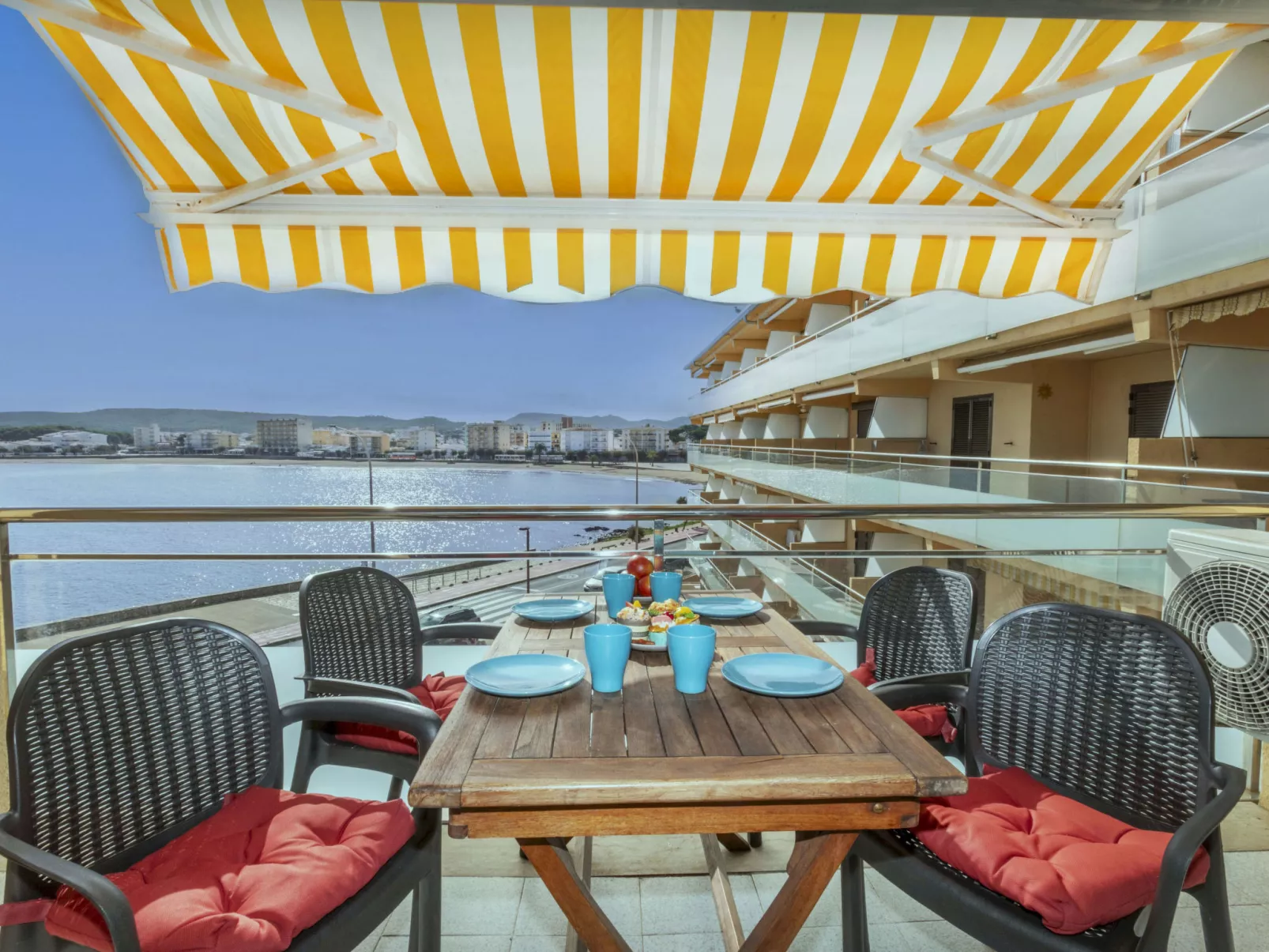 Palau del Mar - Buiten