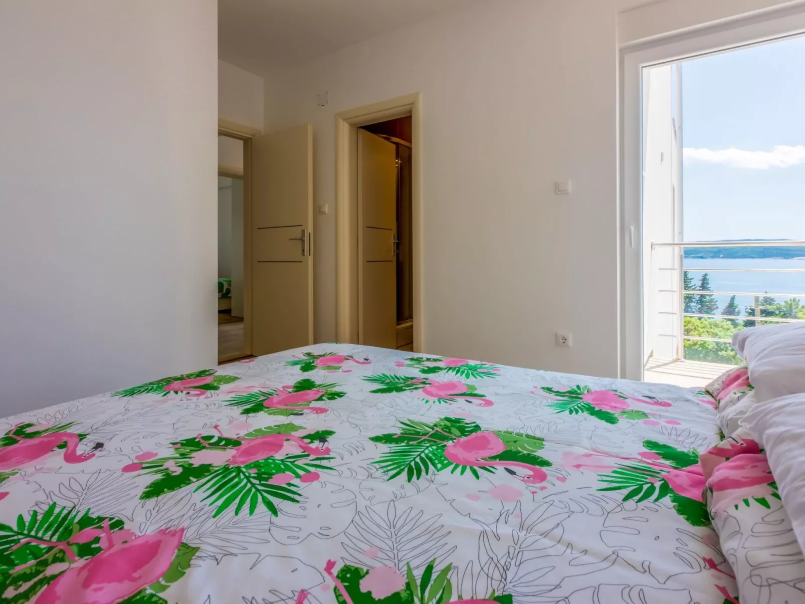 MELANIE 3 / HR-10472-02