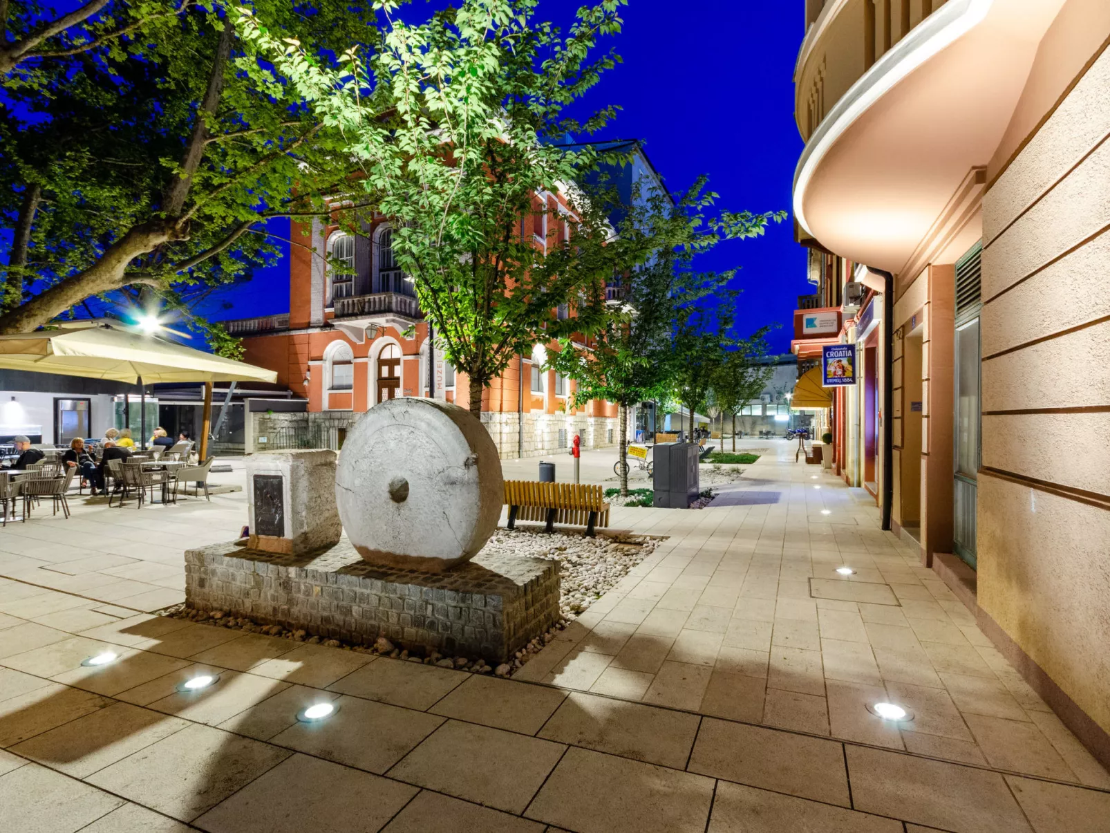 NOLA H / HR-09404-01