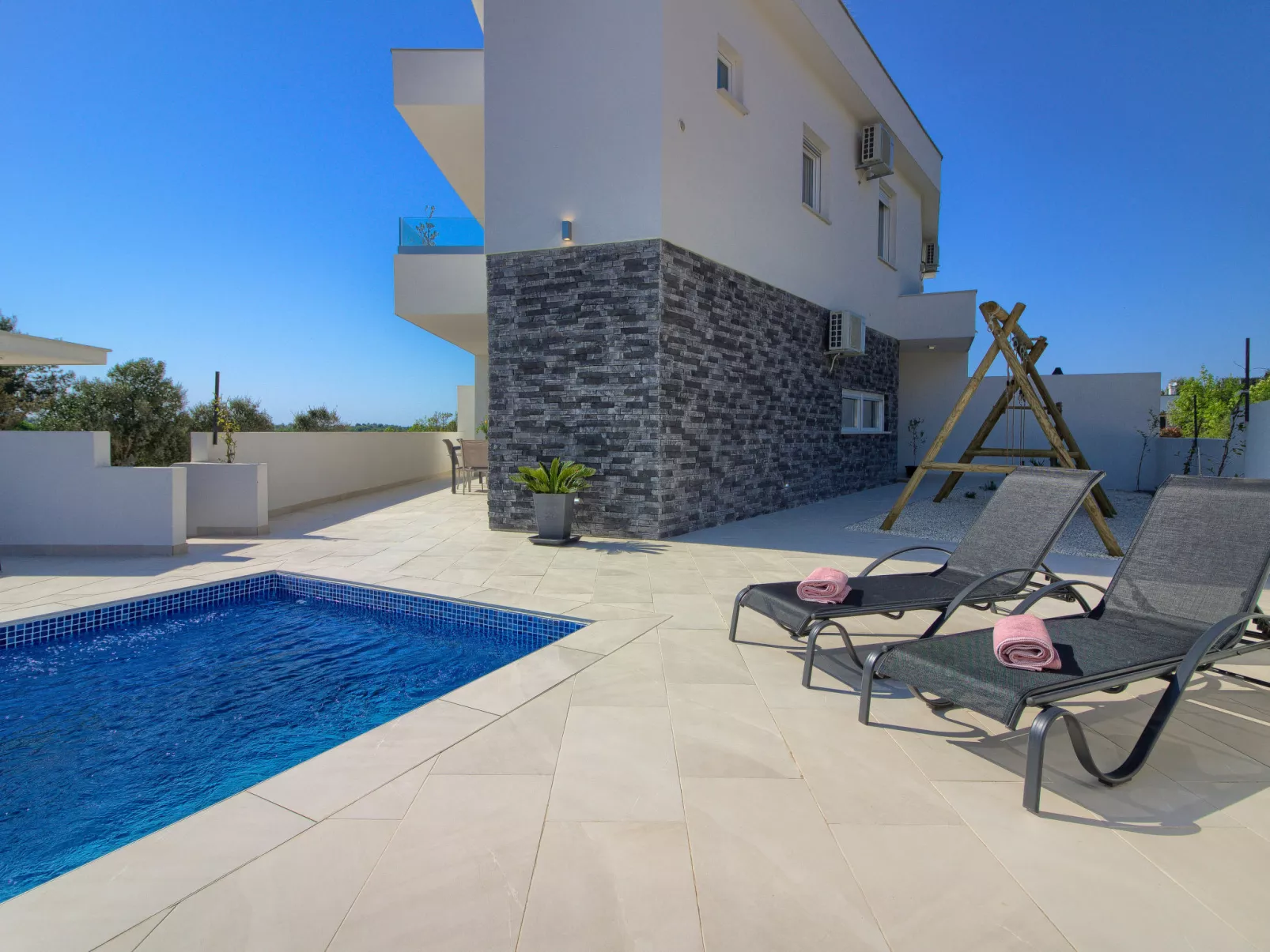 Villa White Jasmin