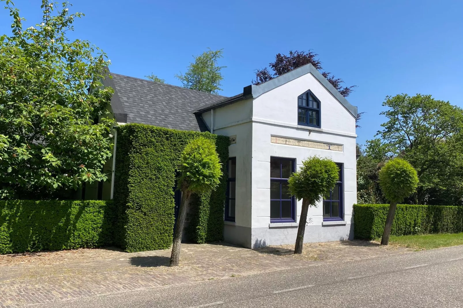 Dorpswoning Het Tolhuis-Buitenkant zomer